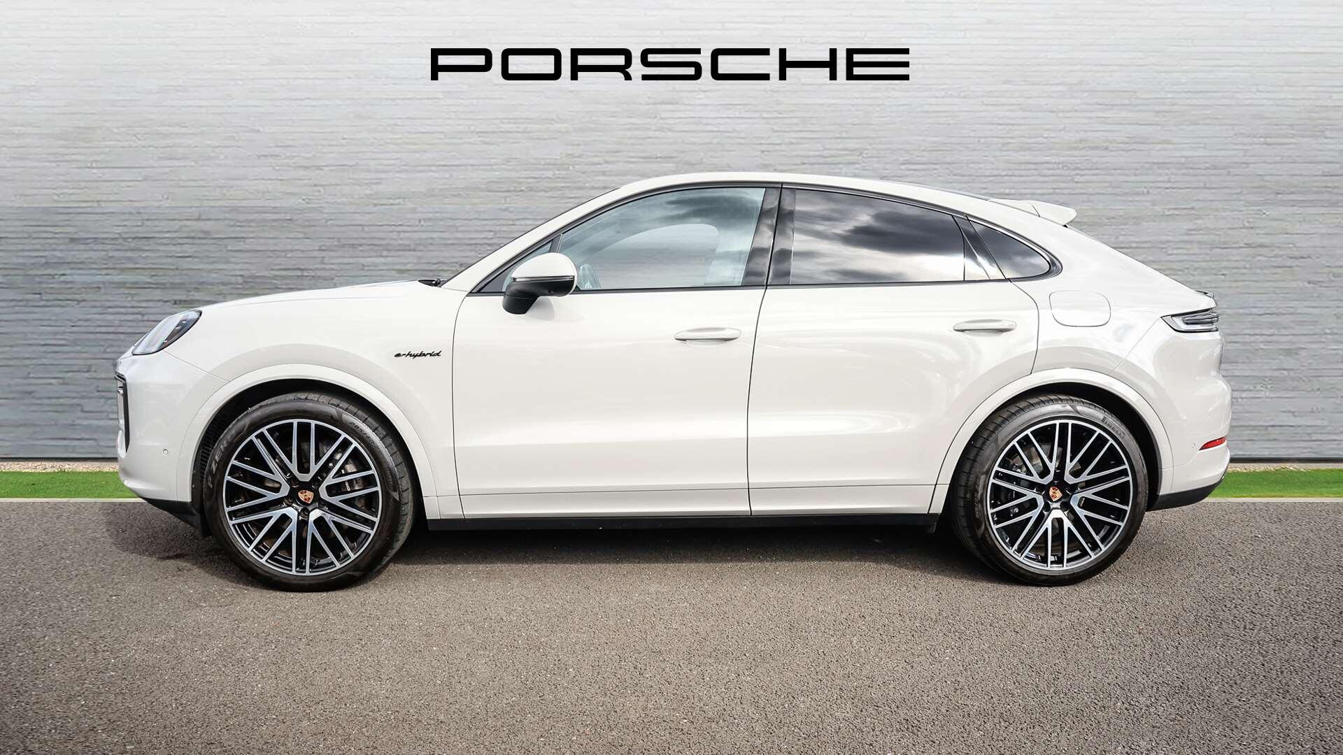Porsche Cayenne view 8