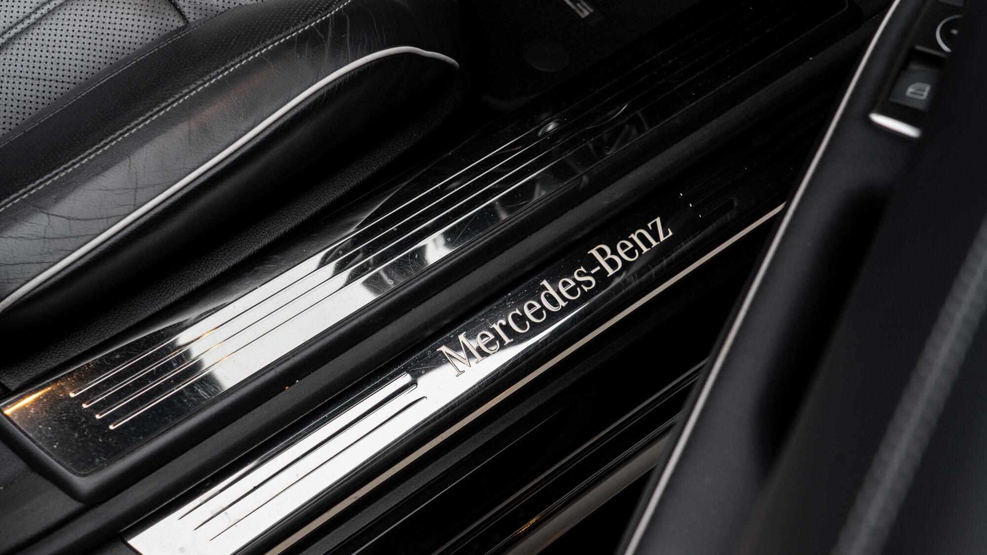 Mercedes-Benz SL view 27