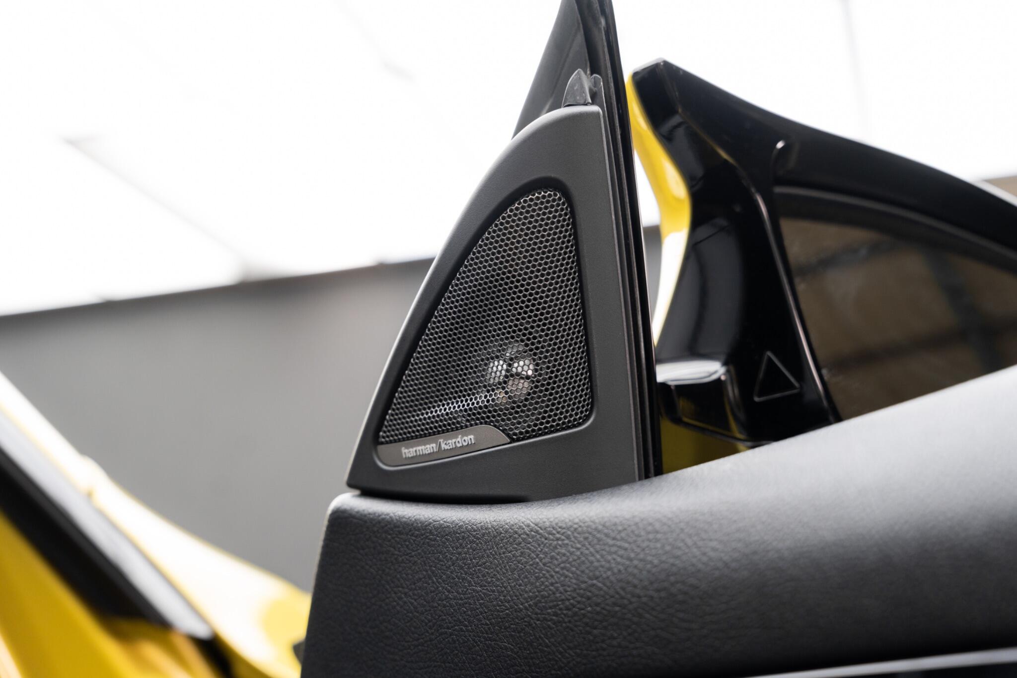 BMW M4 view 9