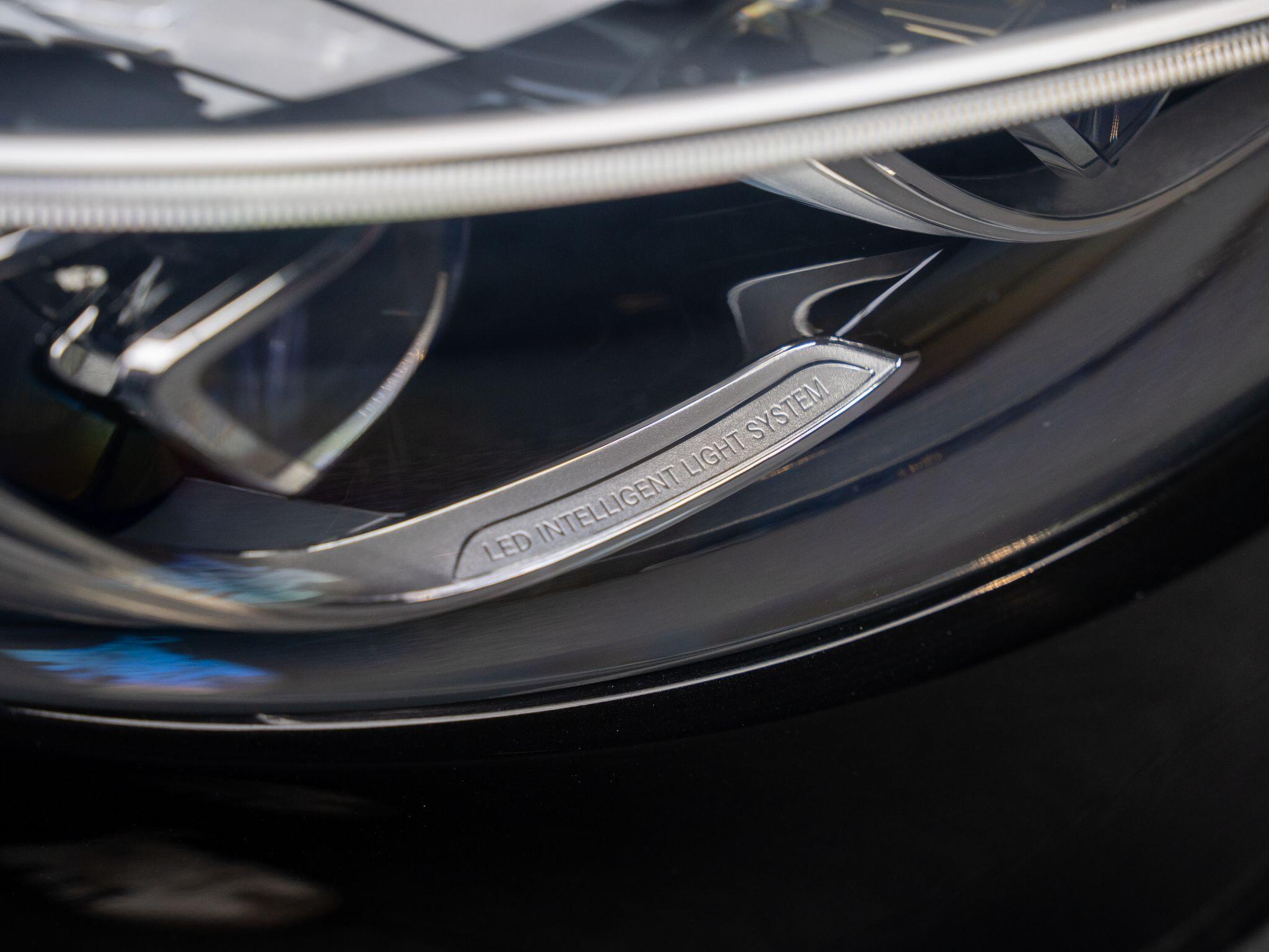 Mercedes-Benz S-Class view 33