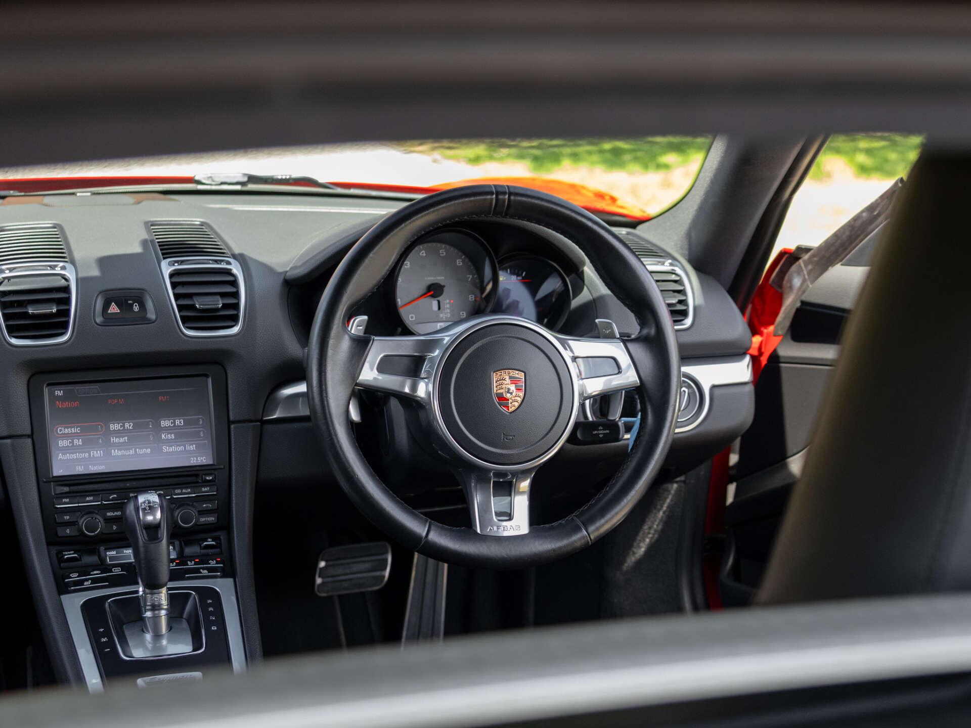Porsche Cayman view 14