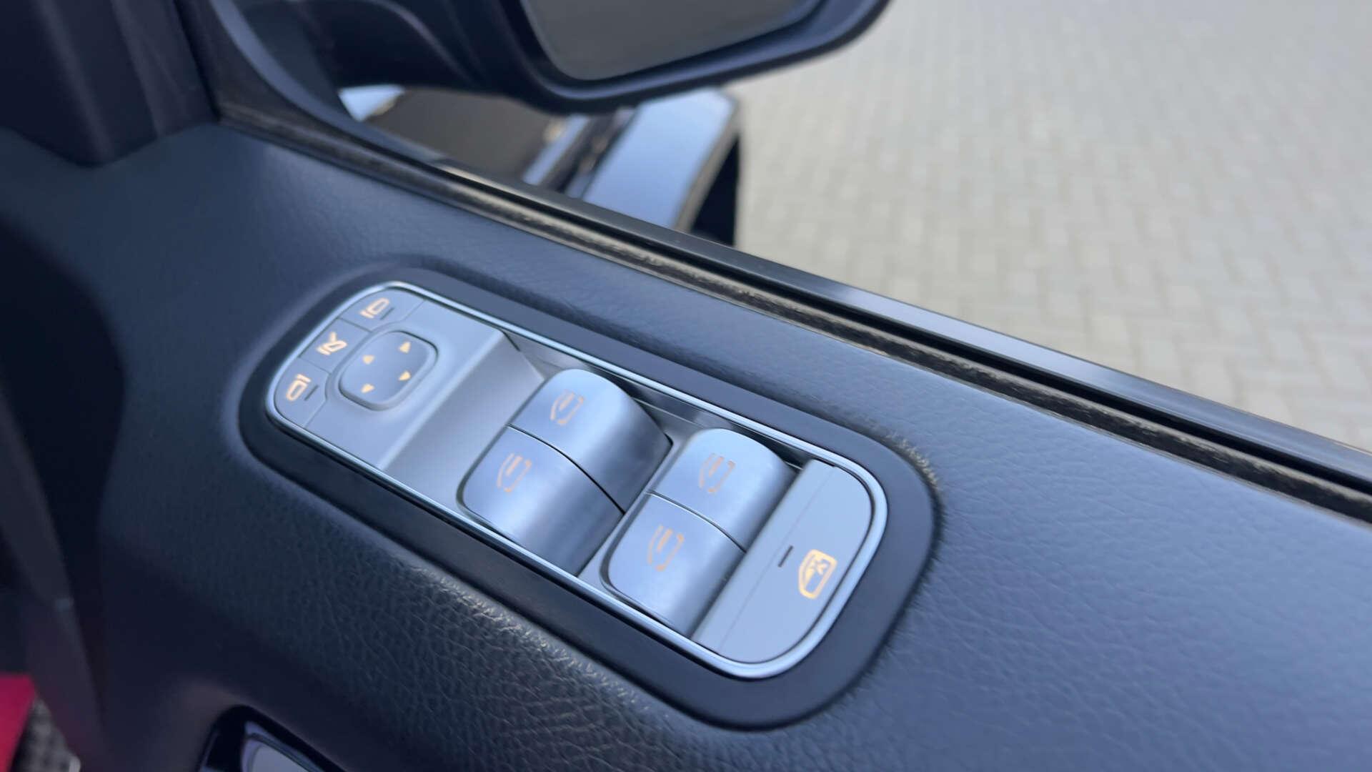 Mercedes-Benz G Class view 16