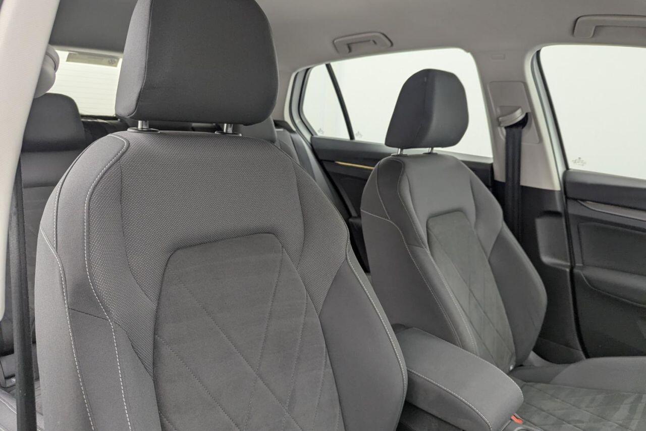 Volkswagen Golf view 14