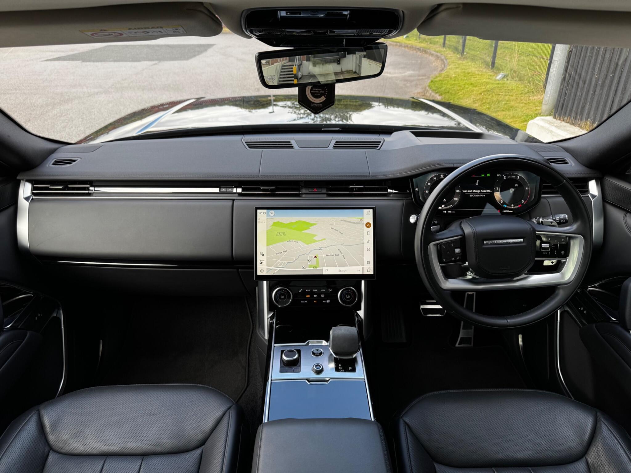 Land Rover Range Rover view 52