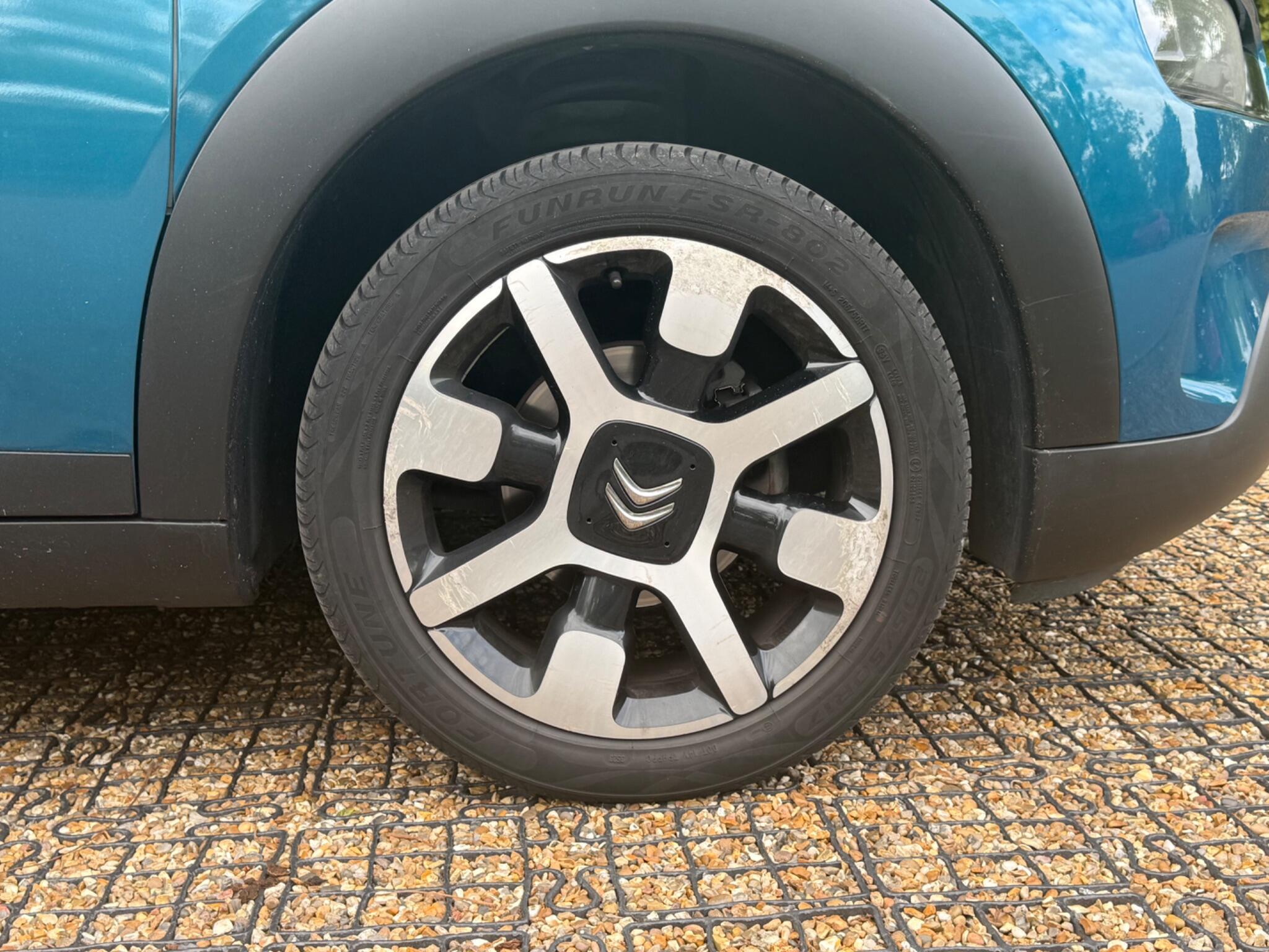 Citroen C4 Cactus view 60