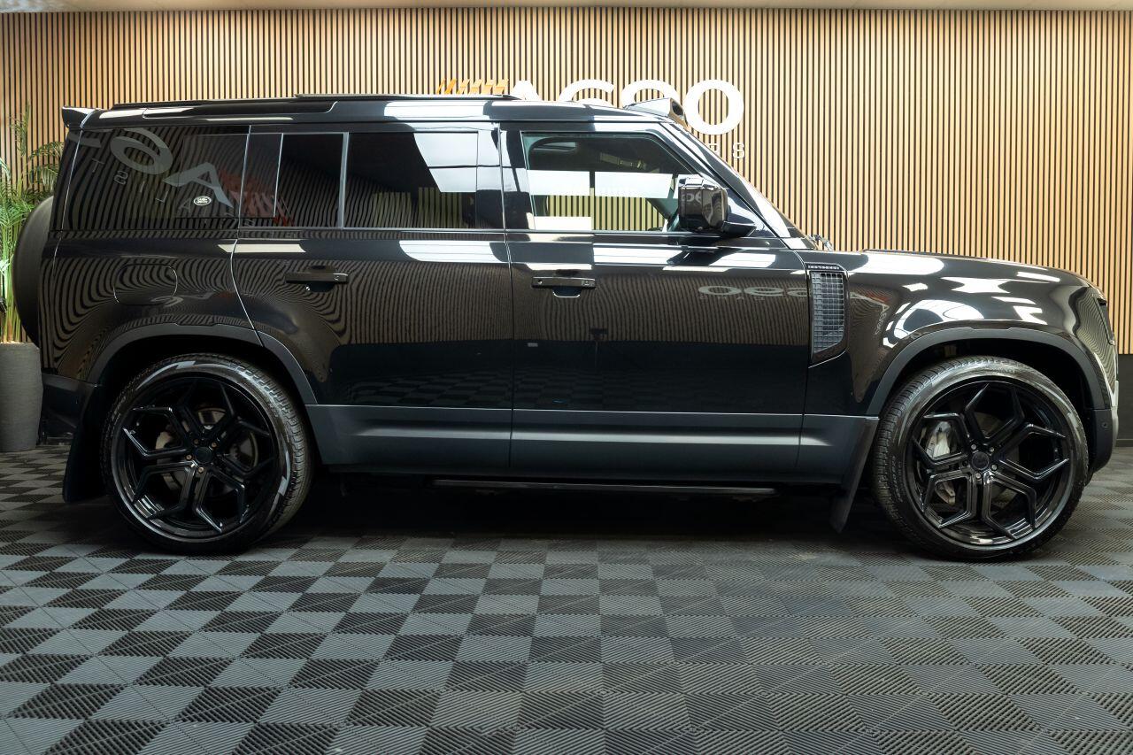 Land Rover Defender 110 view 8