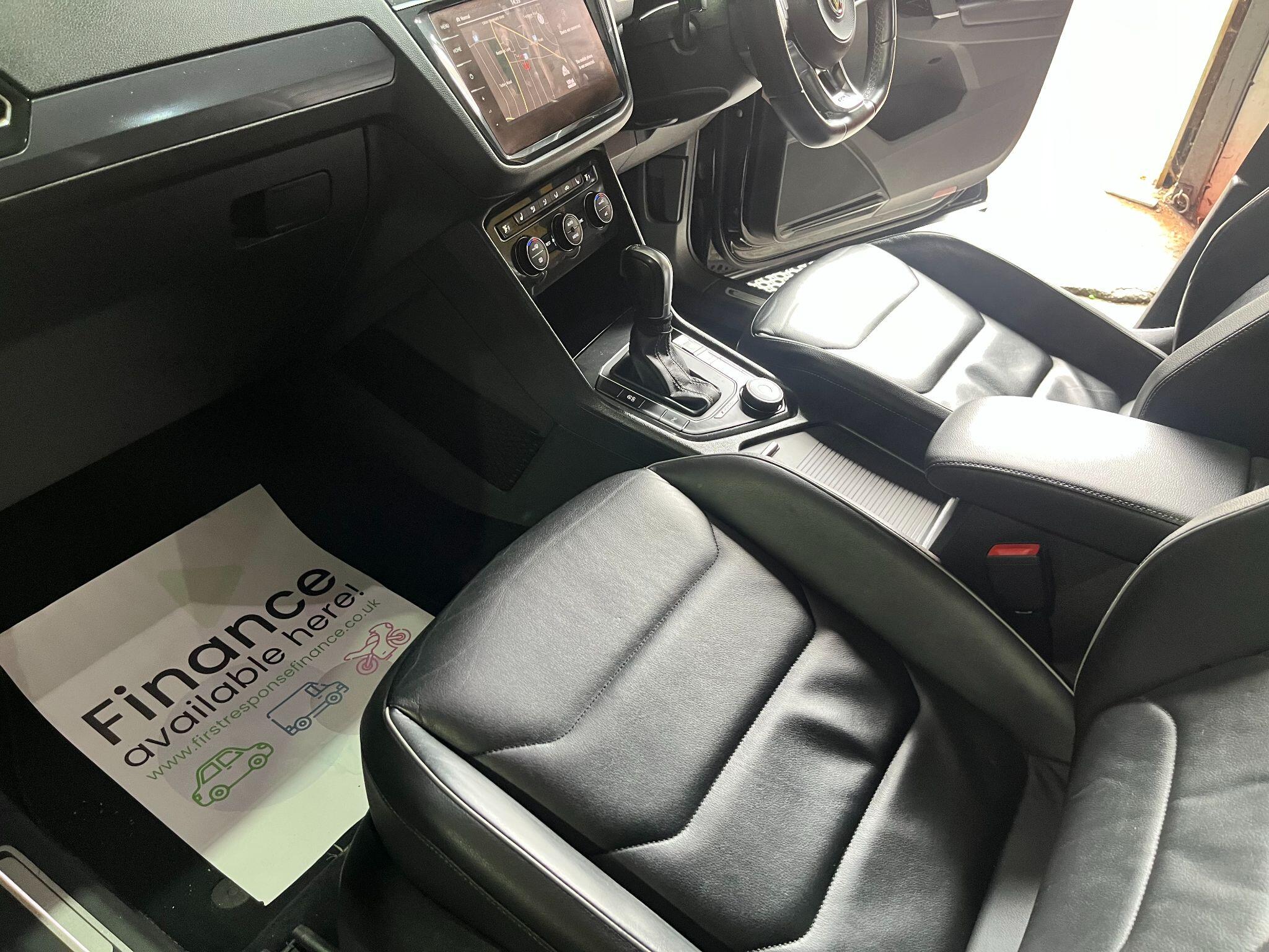 Volkswagen Tiguan view 15