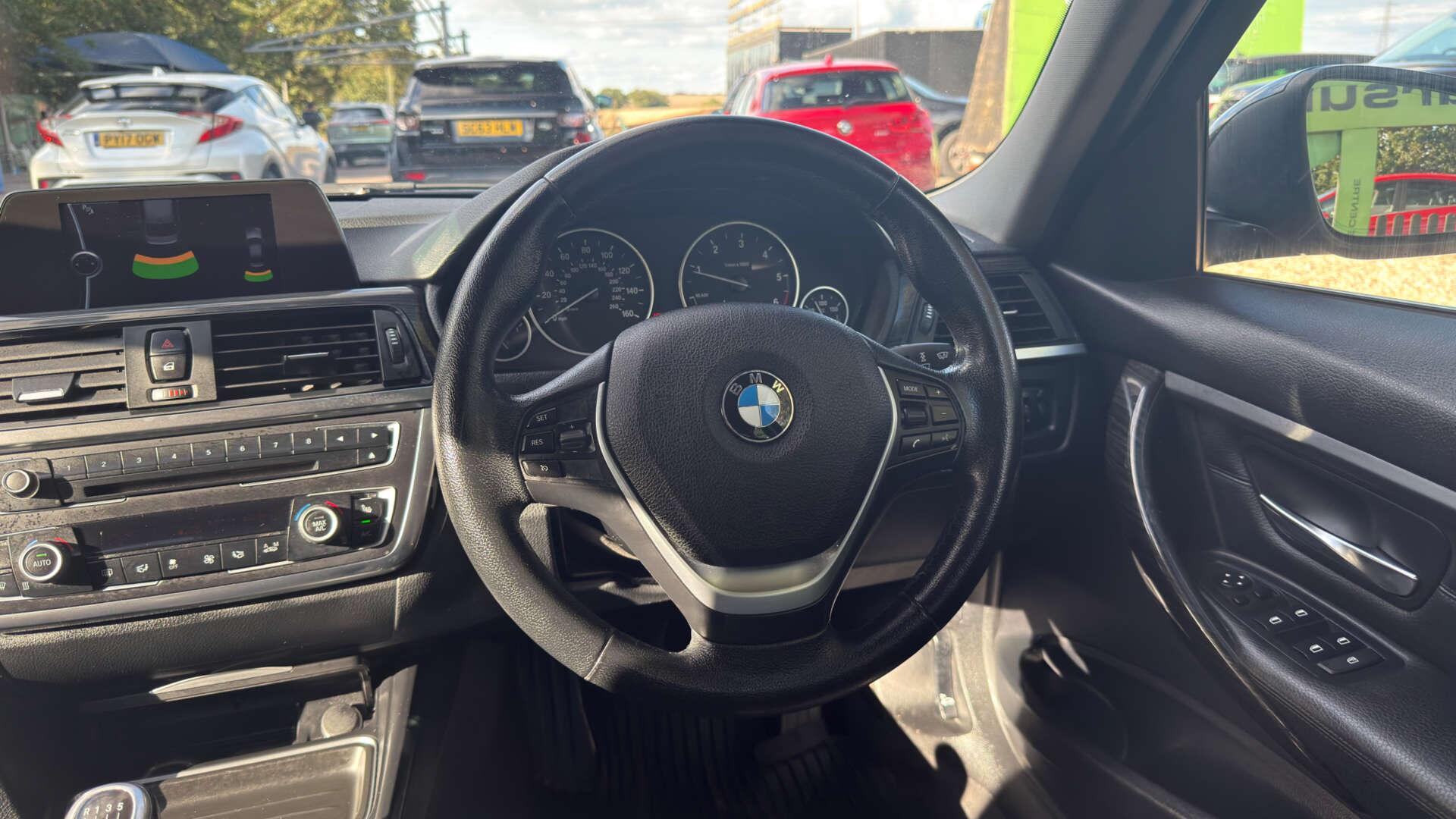 BMW 3 Series view 16