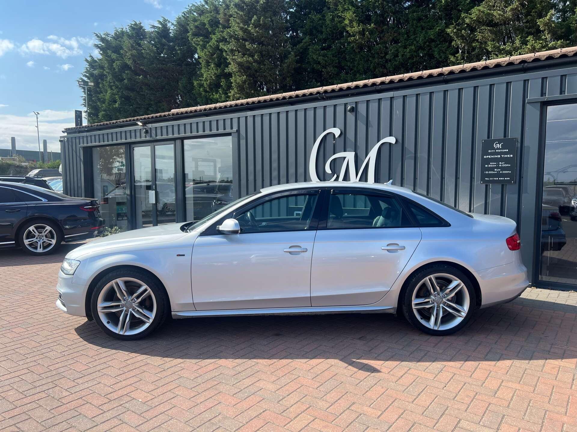 Audi A4 view 13