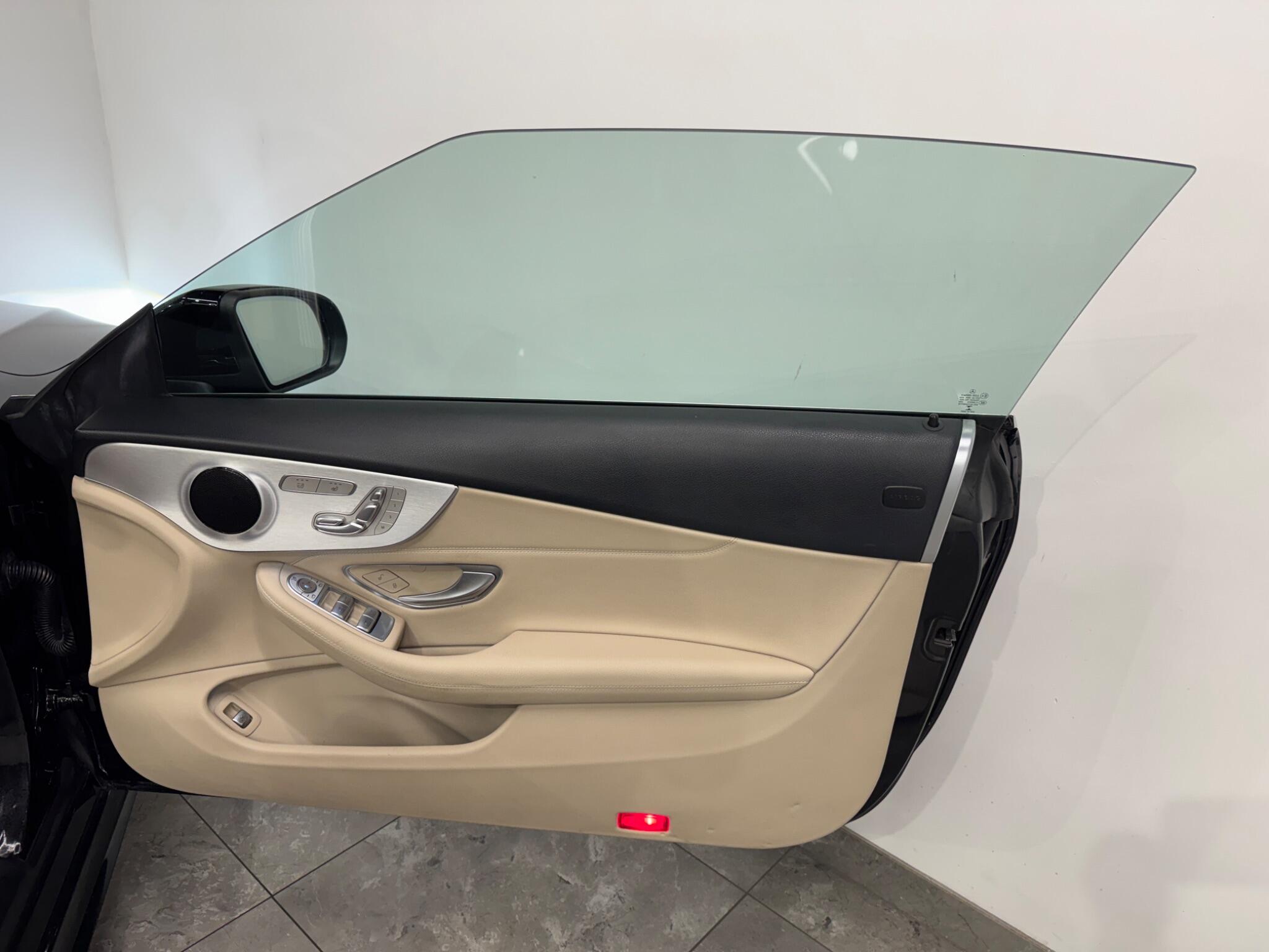 Mercedes-Benz C-Class view 15