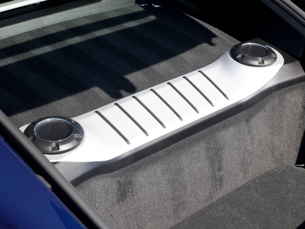 Porsche Cayman view 39