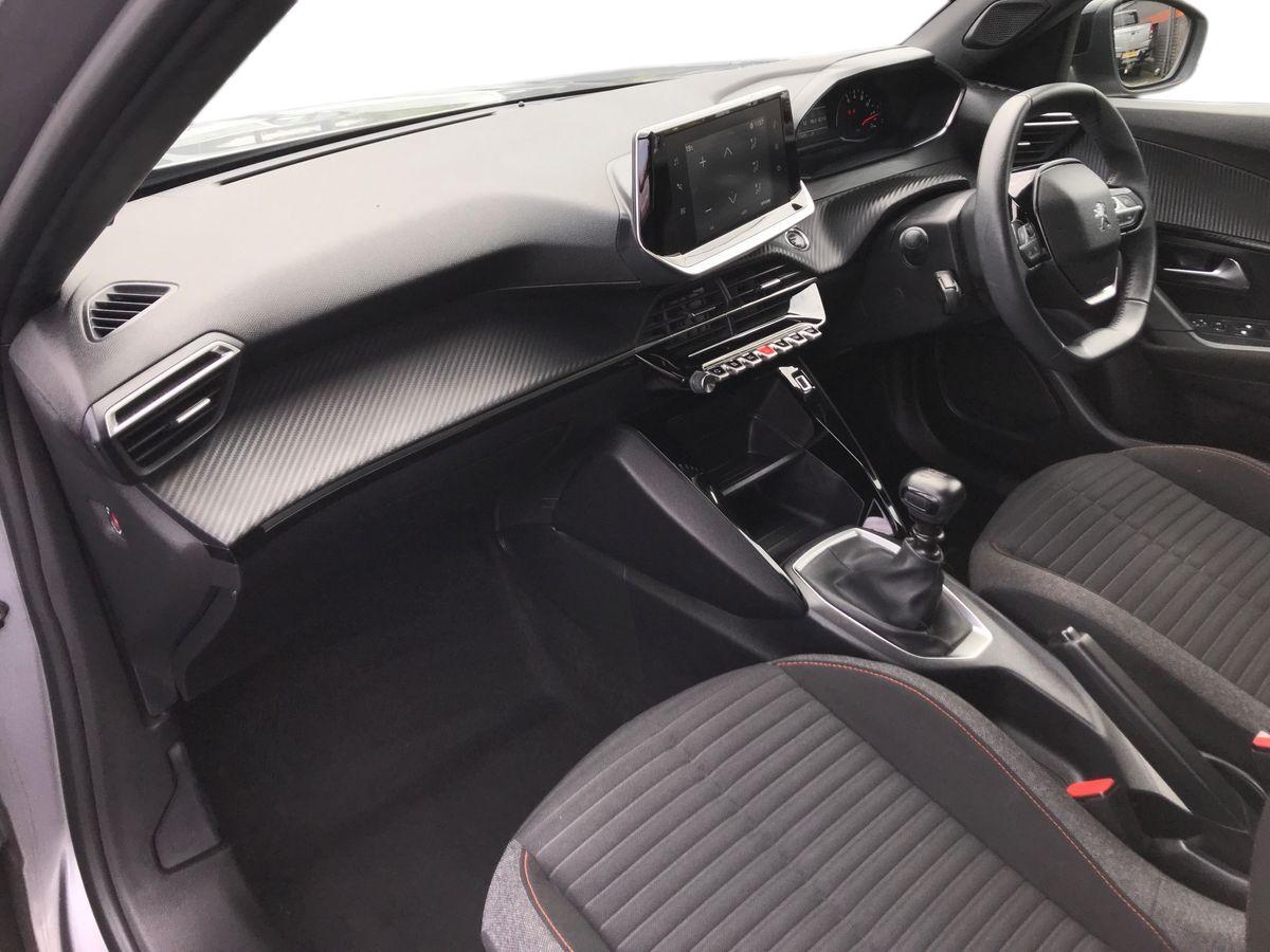 Peugeot 2008 view 5