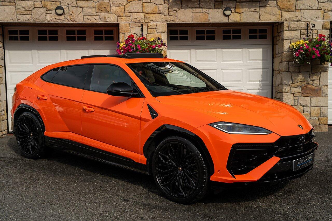 Lamborghini Urus view 2