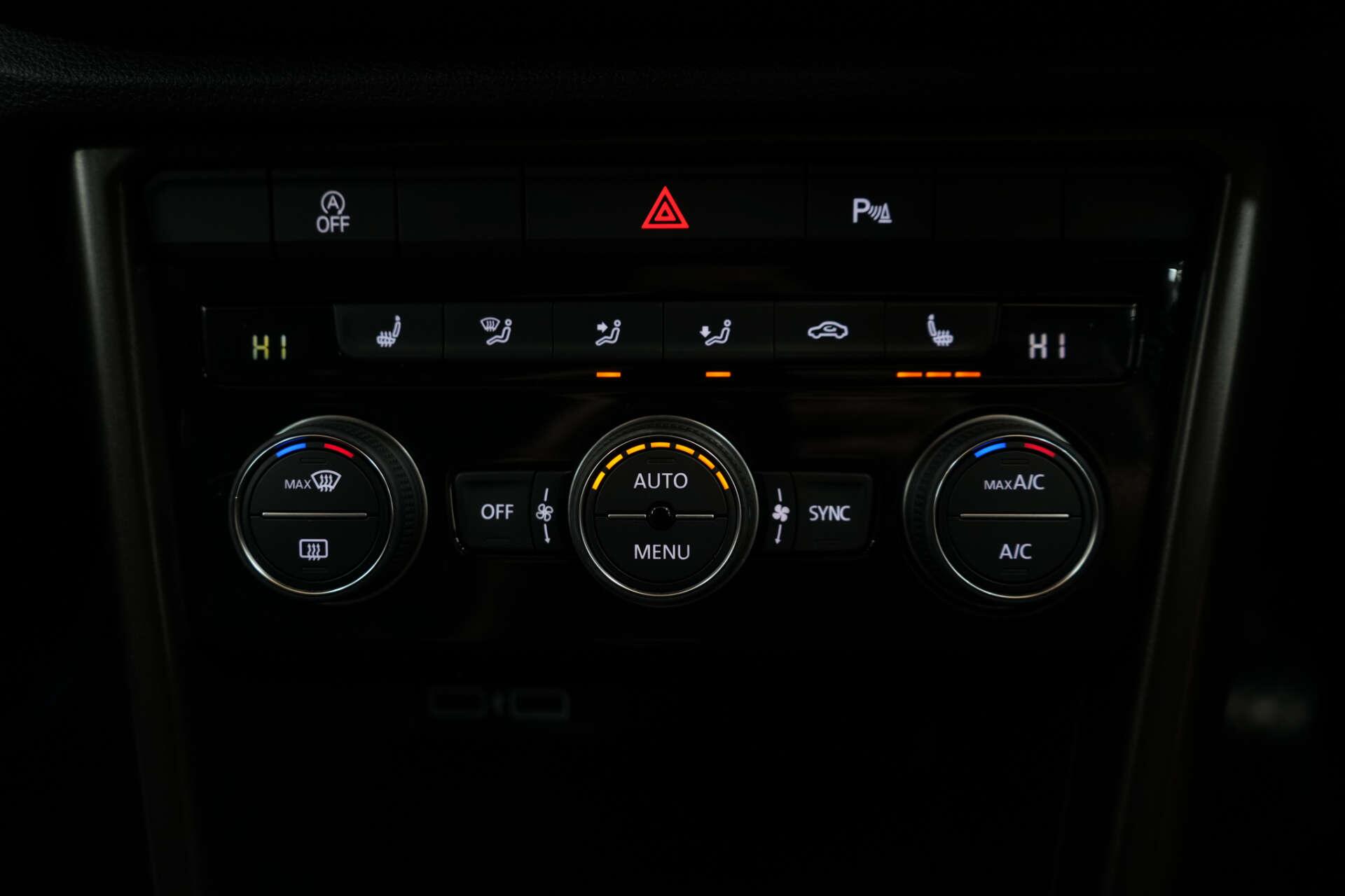 Volkswagen T-Roc view 27