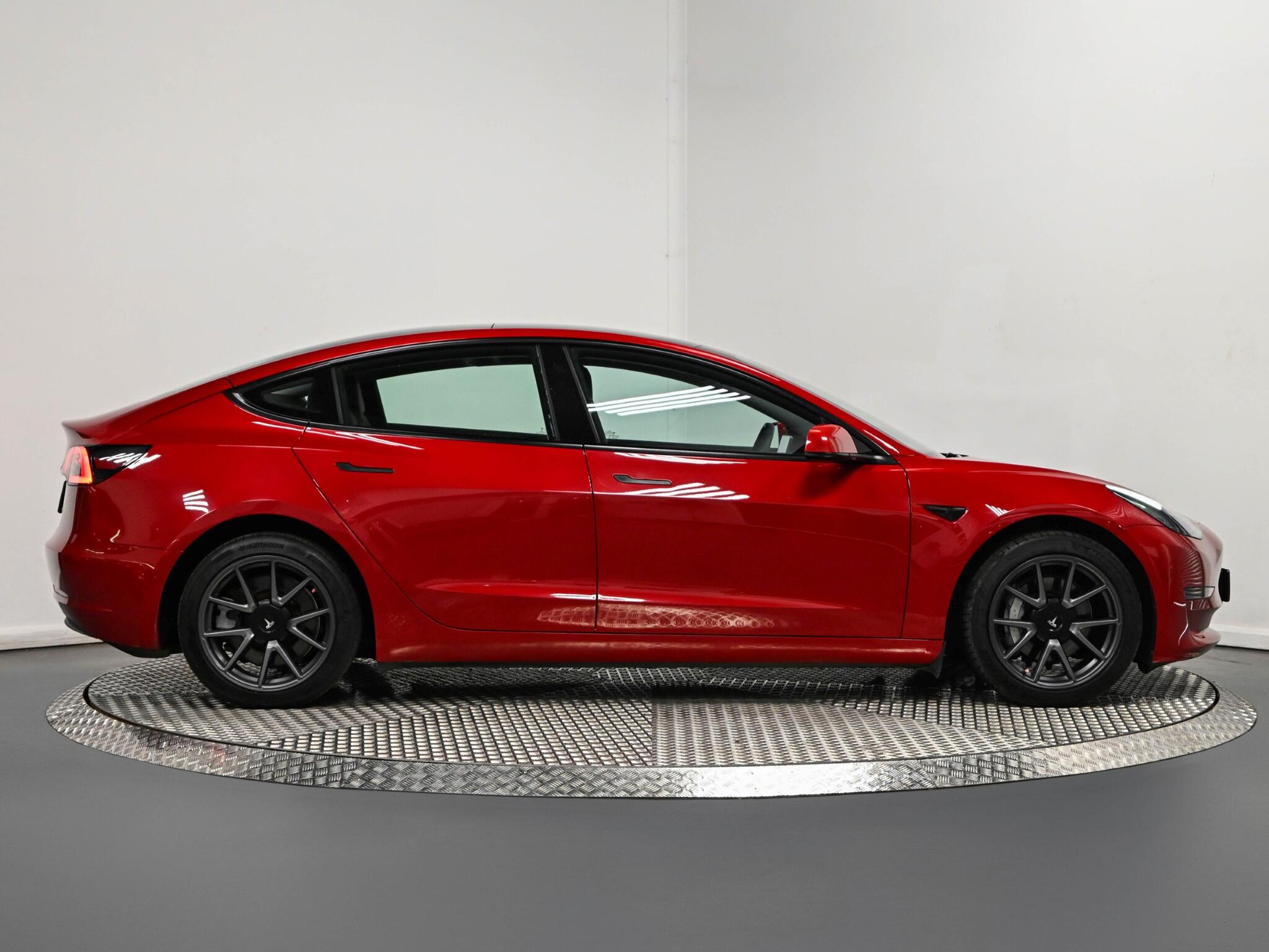 Tesla Model 3 view 8