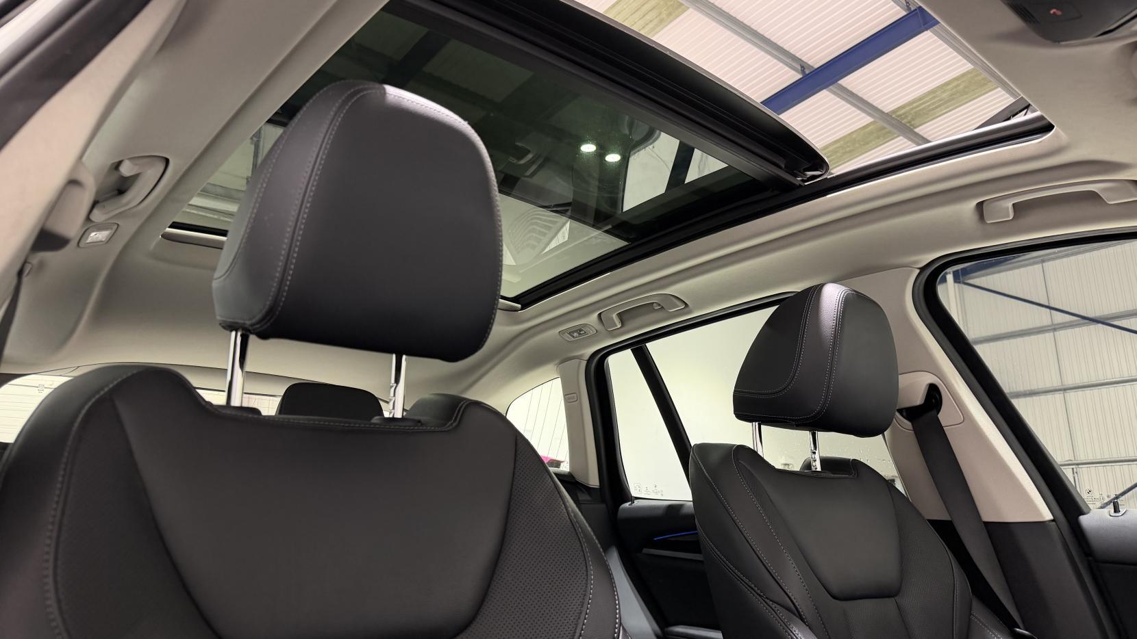 BMW X3 view 3