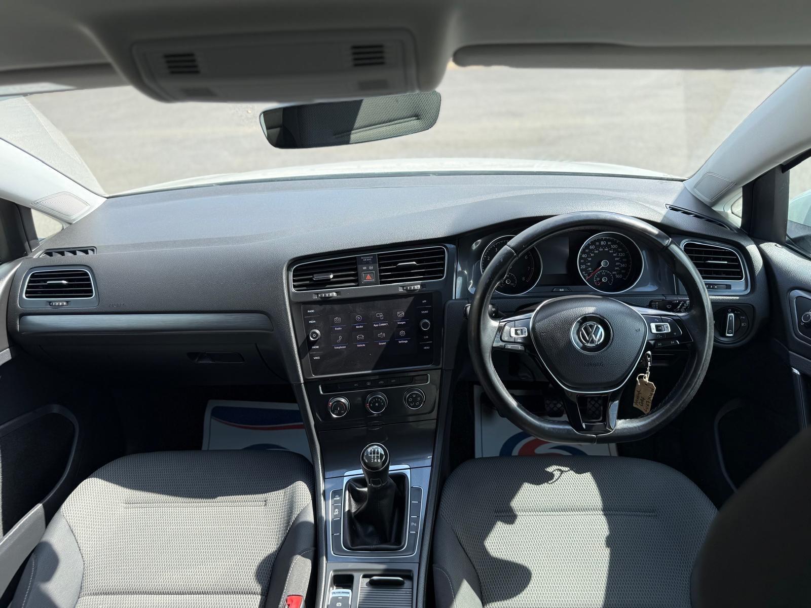 Volkswagen Golf view 20