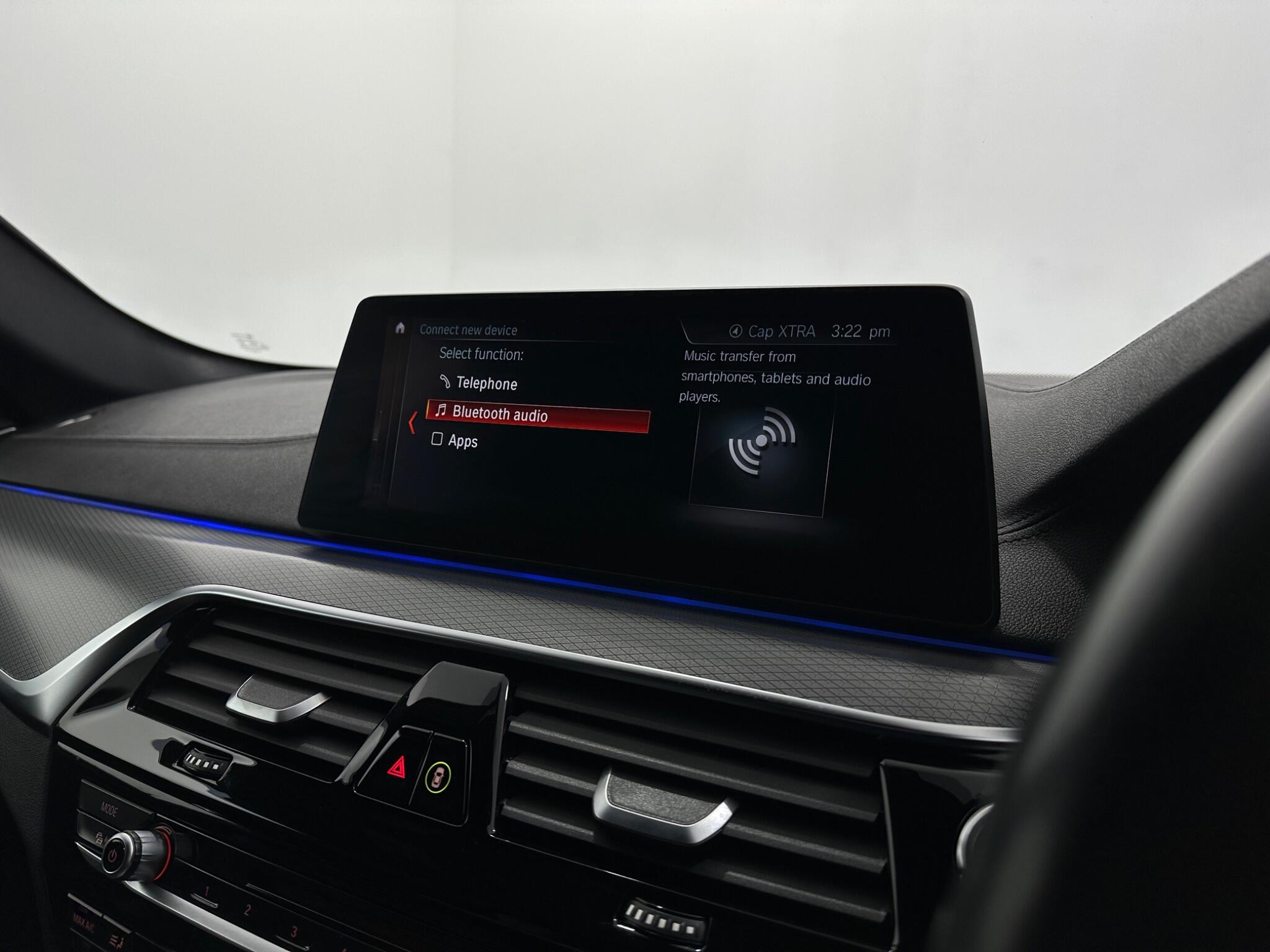 BMW 5 Series view 25