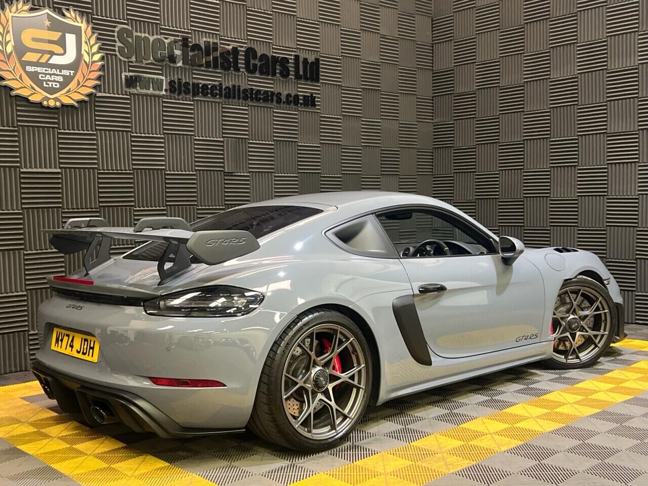 Porsche 718 Cayman view 18
