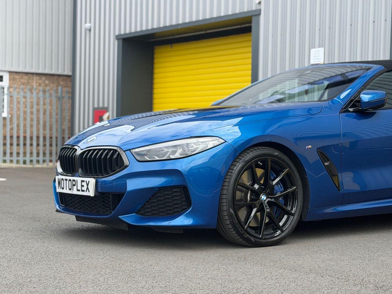 BMW 8 Series view 9