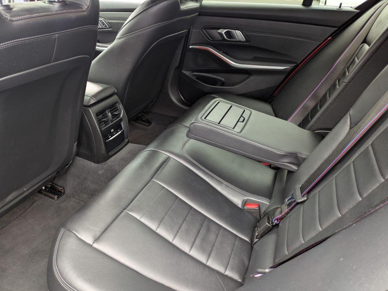 BMW 3 Series view 10