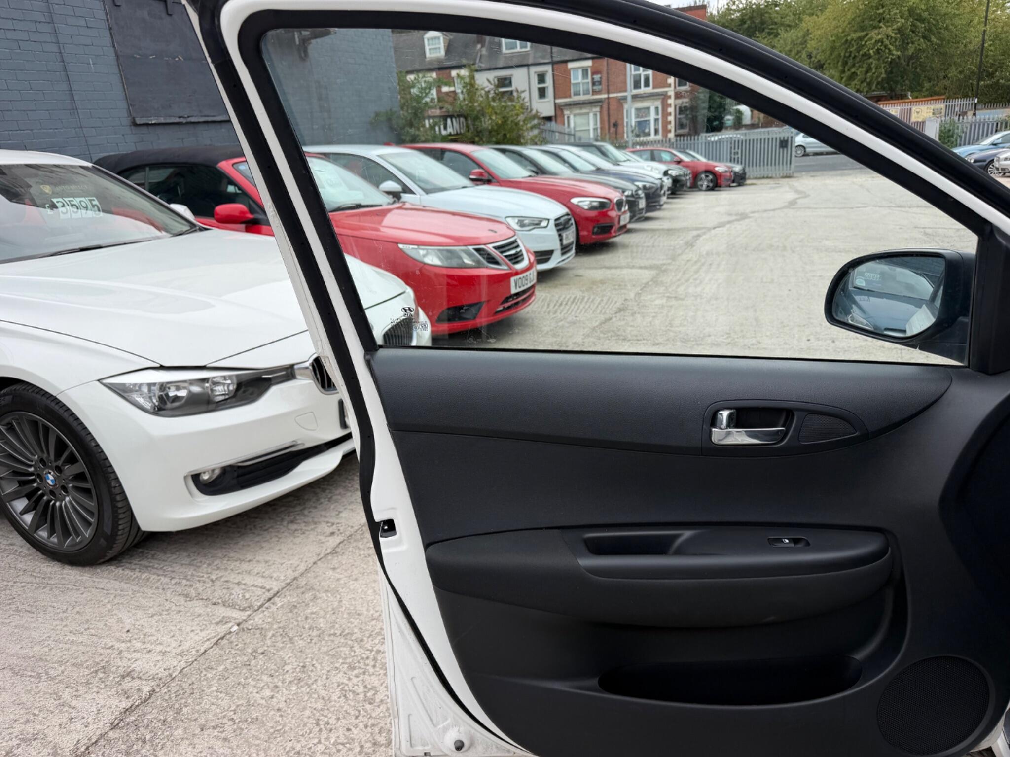Hyundai i20 view 14