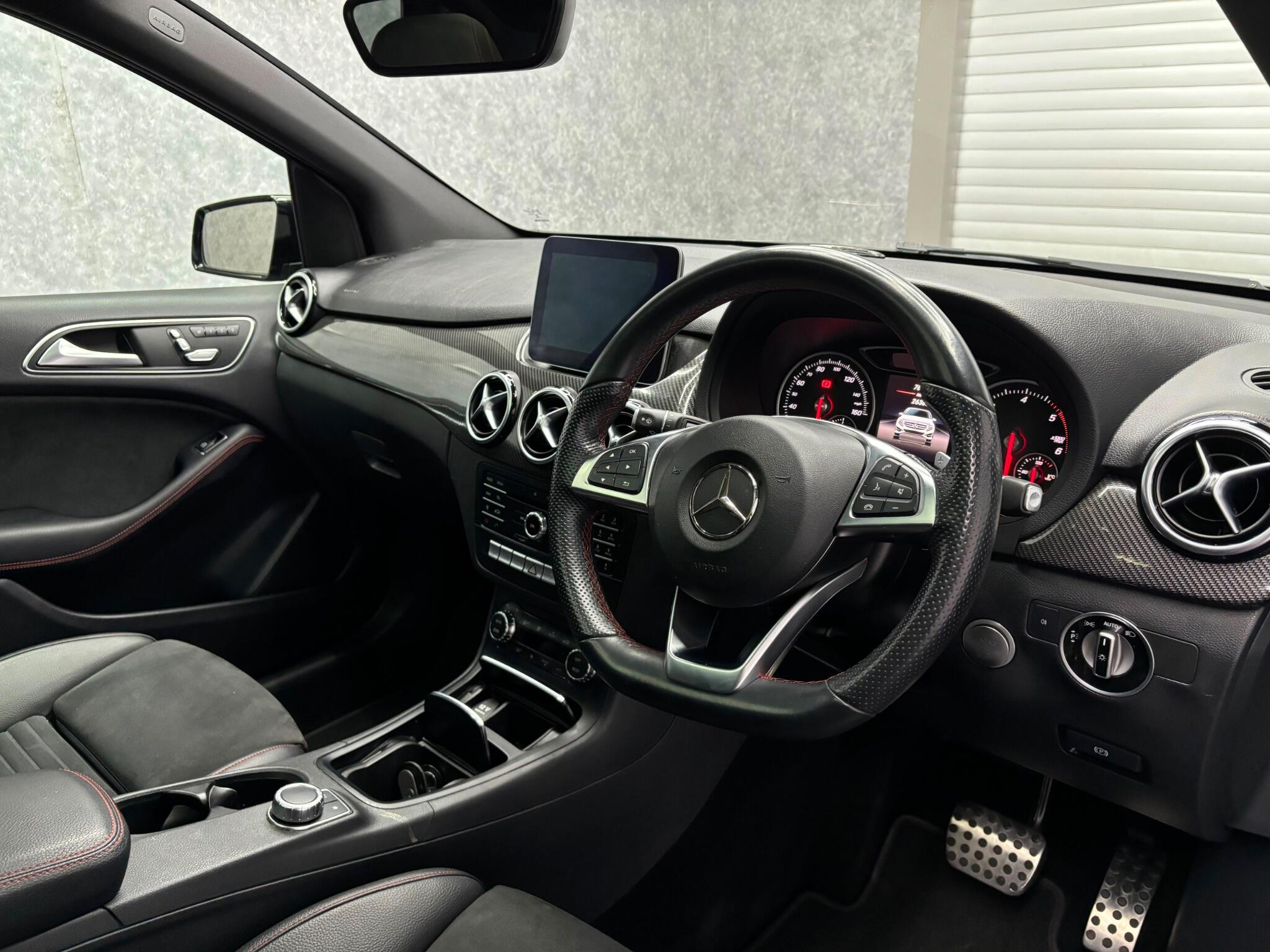 Mercedes-Benz B Class view 3