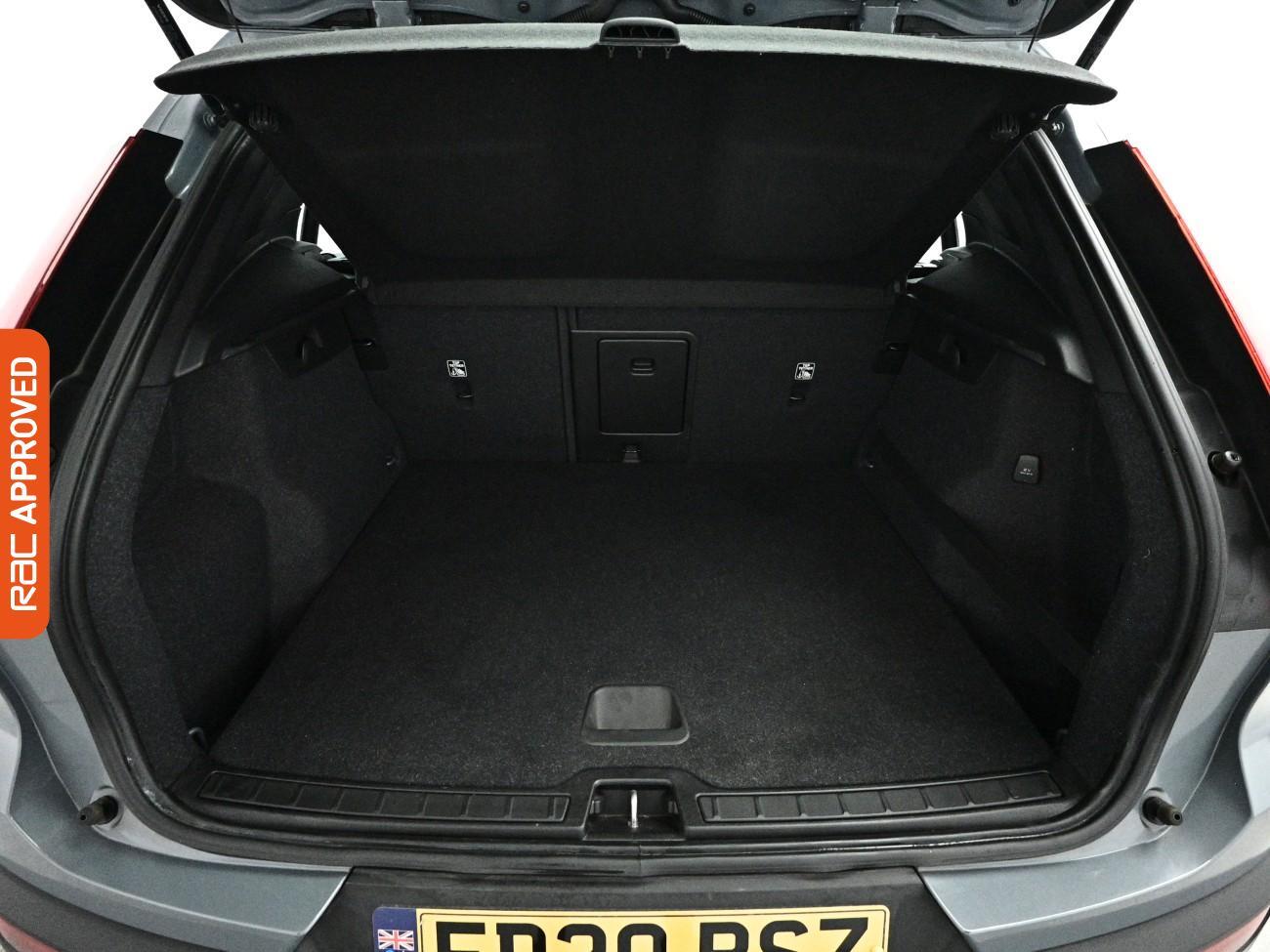 Volvo XC40 view 25