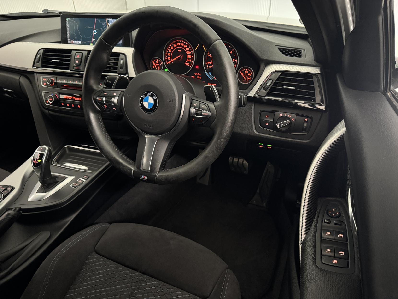 BMW 3 Series view 51