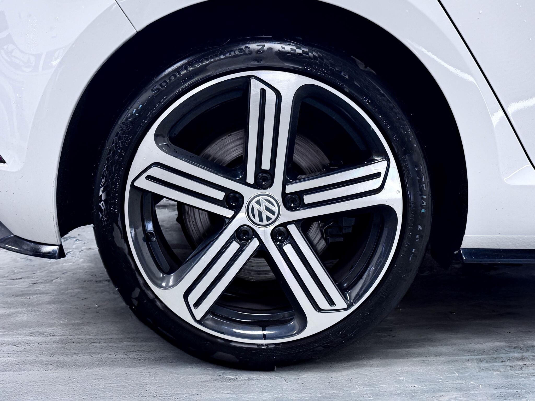 Volkswagen Golf view 47