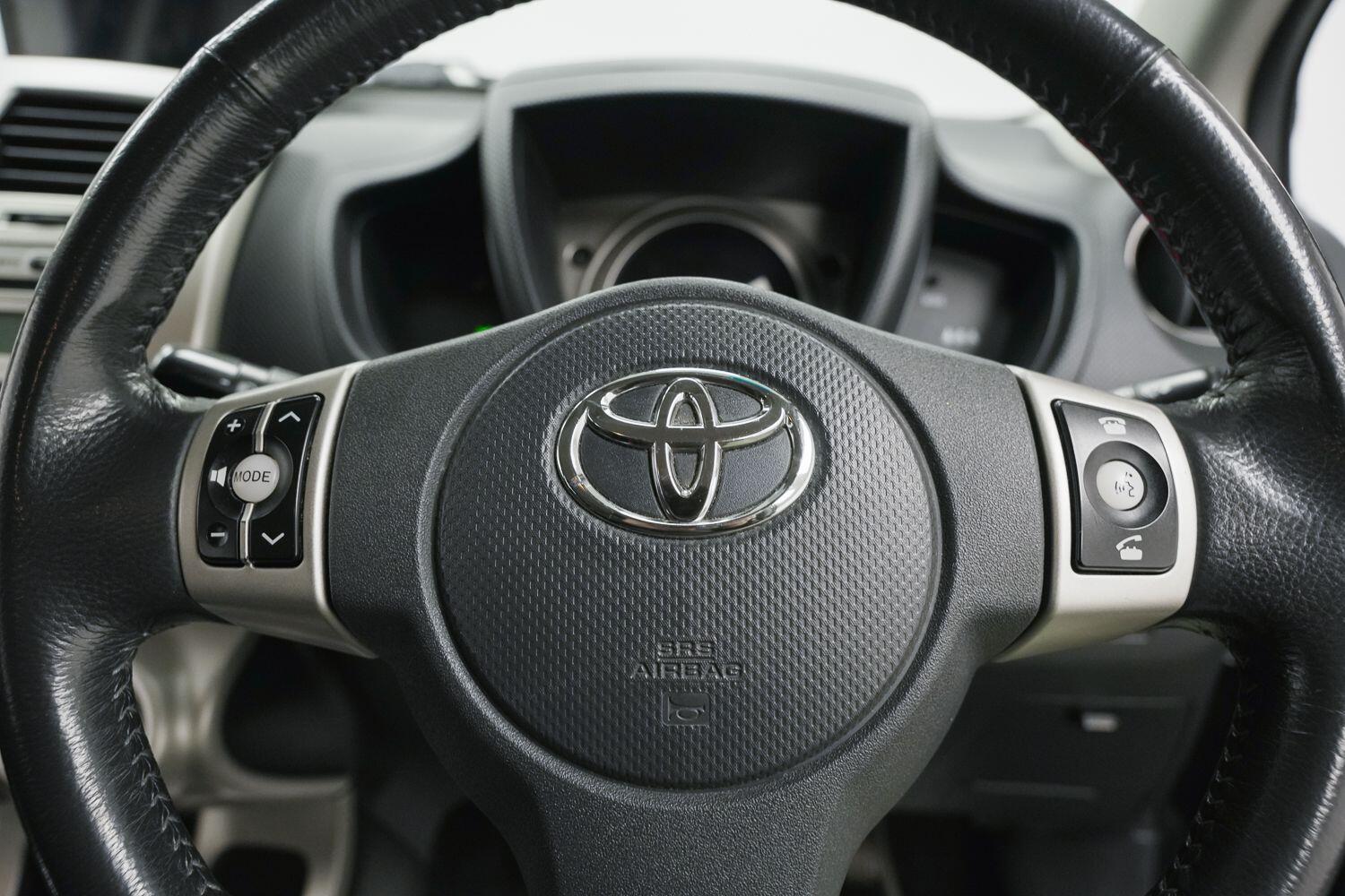 Toyota Urban Cruiser view 19