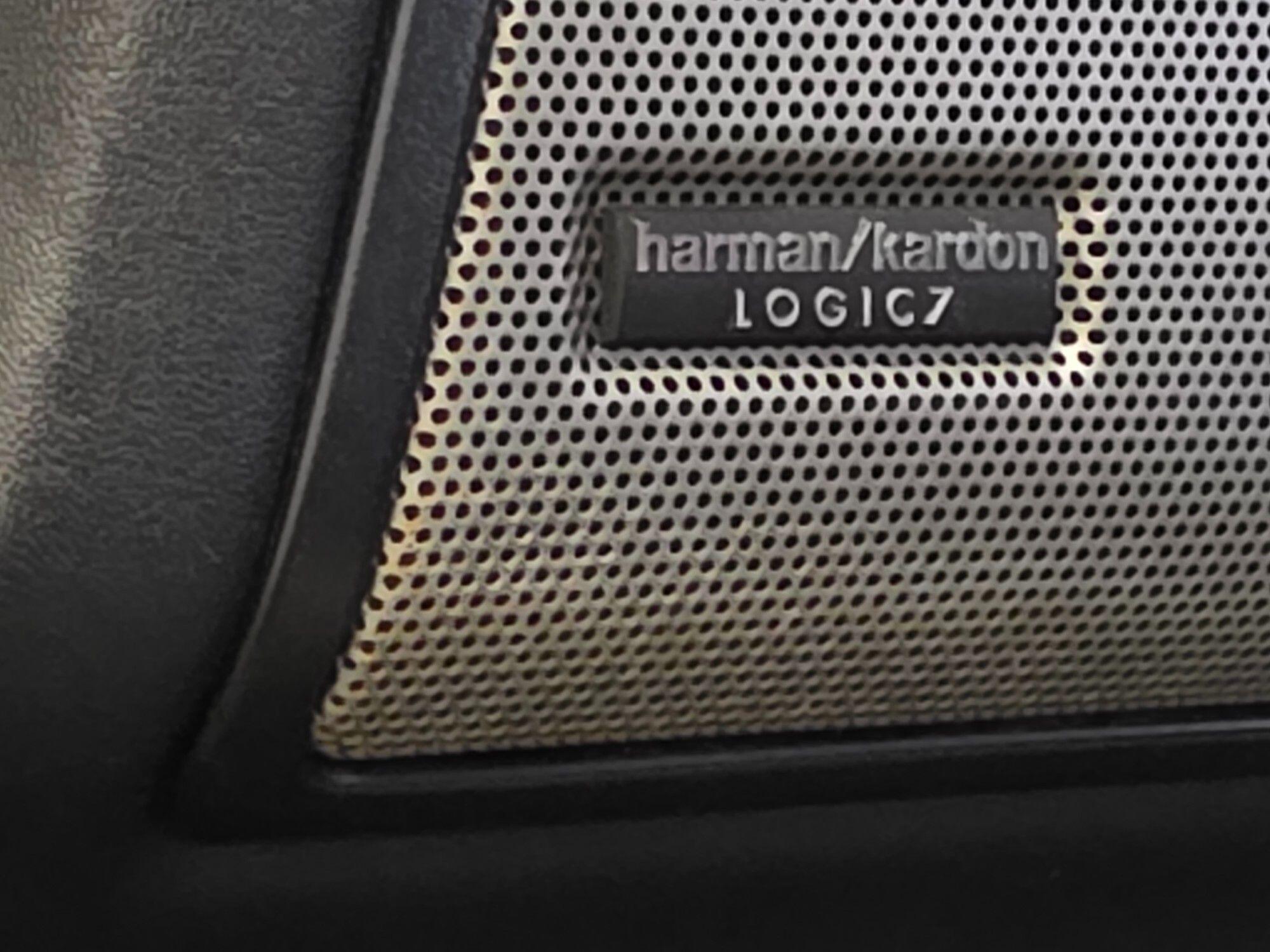 Land Rover Discovery view 36