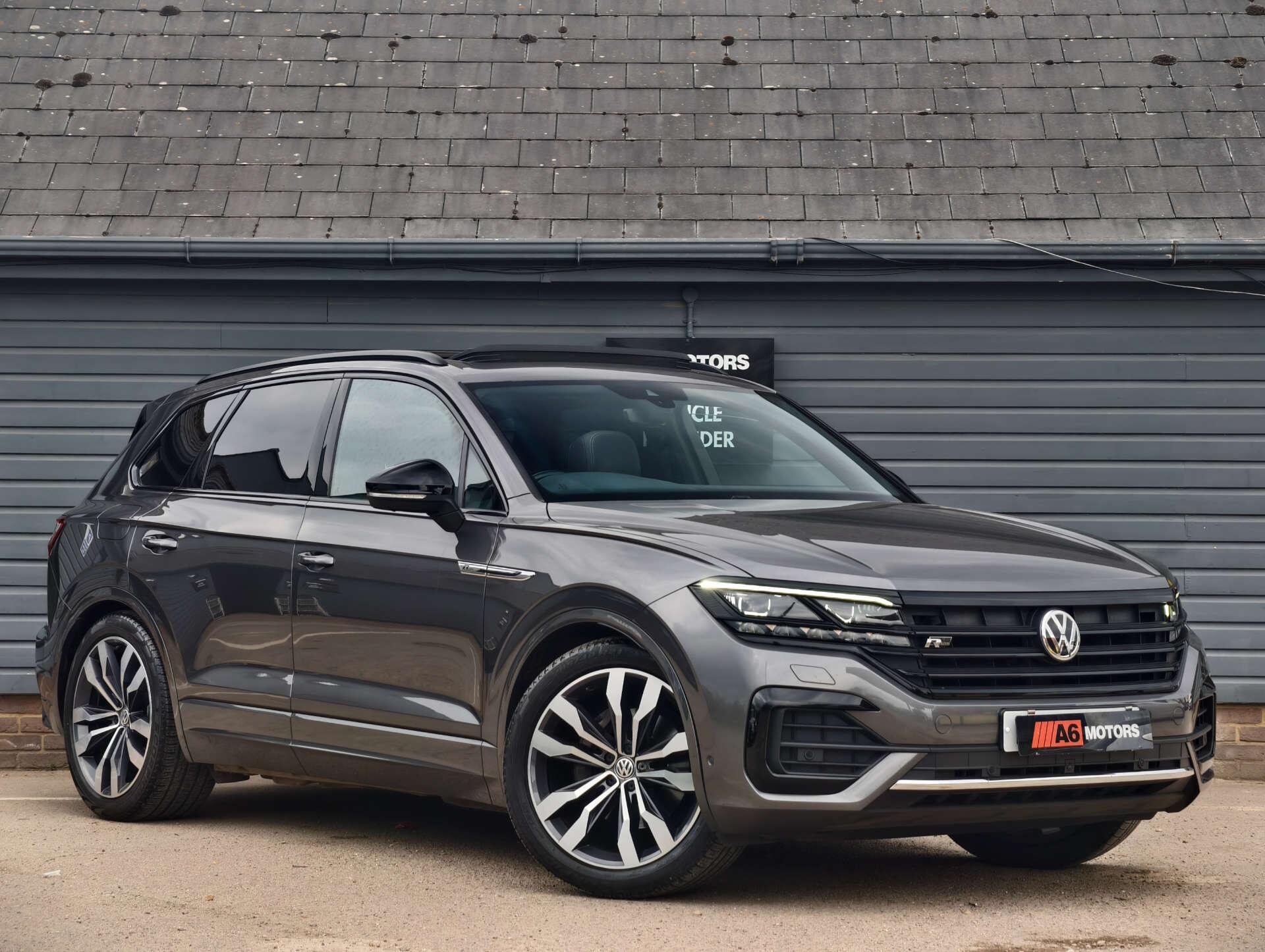 Volkswagen Touareg view 6
