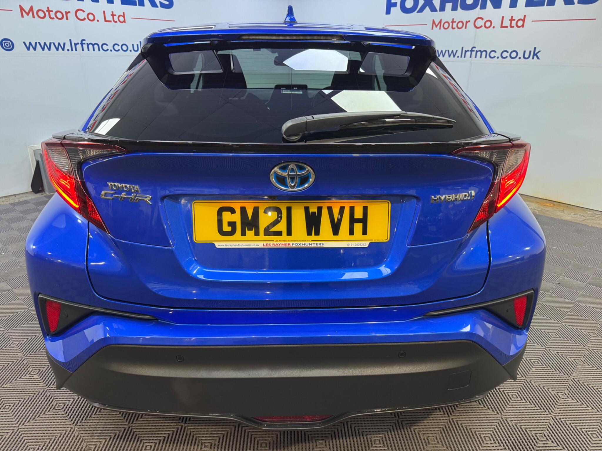 Toyota C-HR view 14