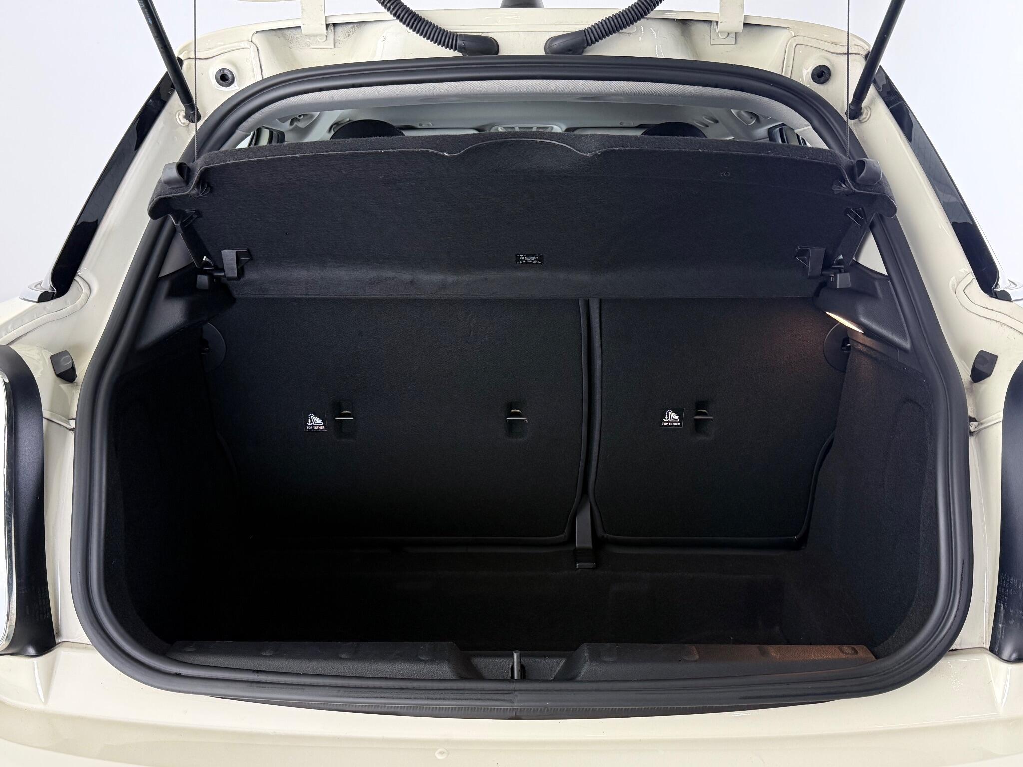 Mini Hatch view 12
