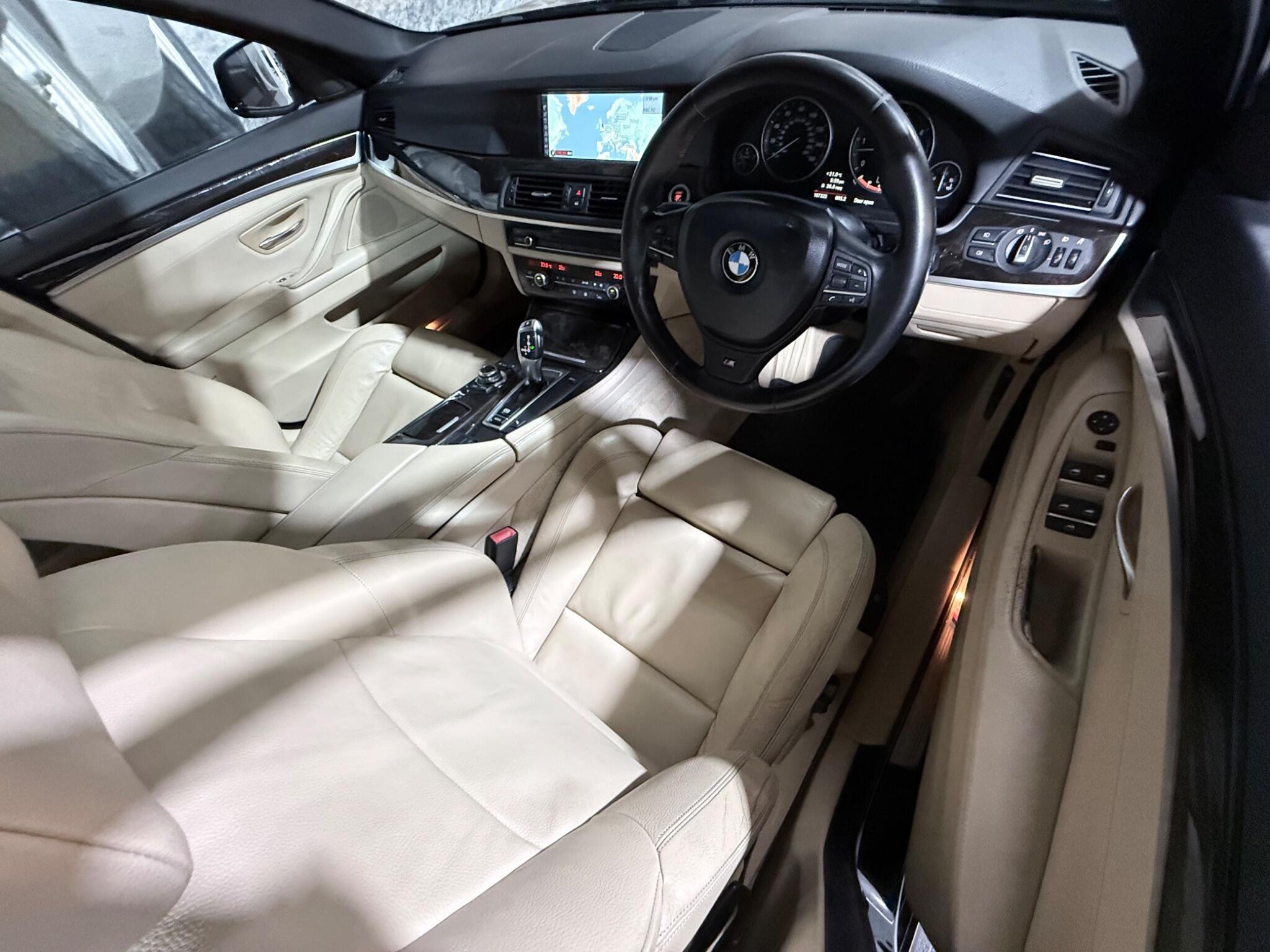 BMW 5 Series view 13