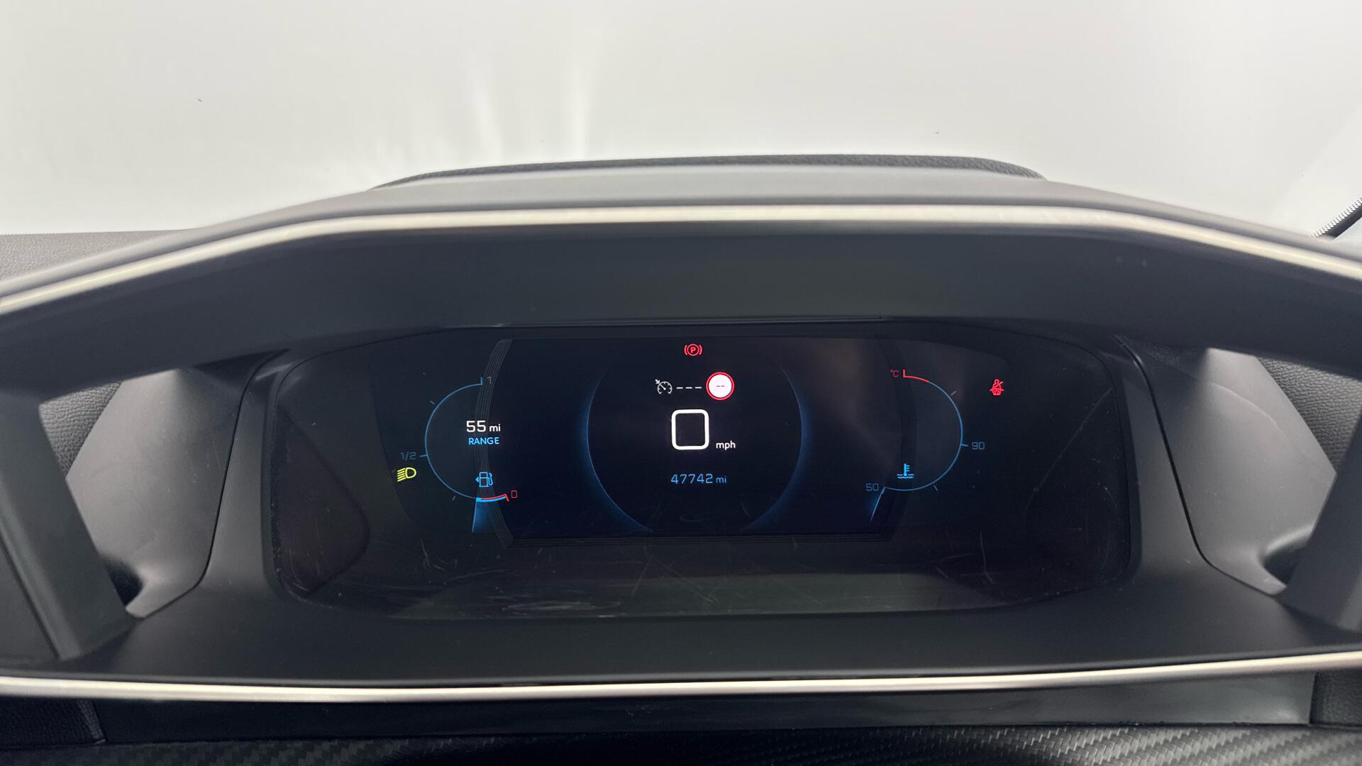 Peugeot 208 view 13