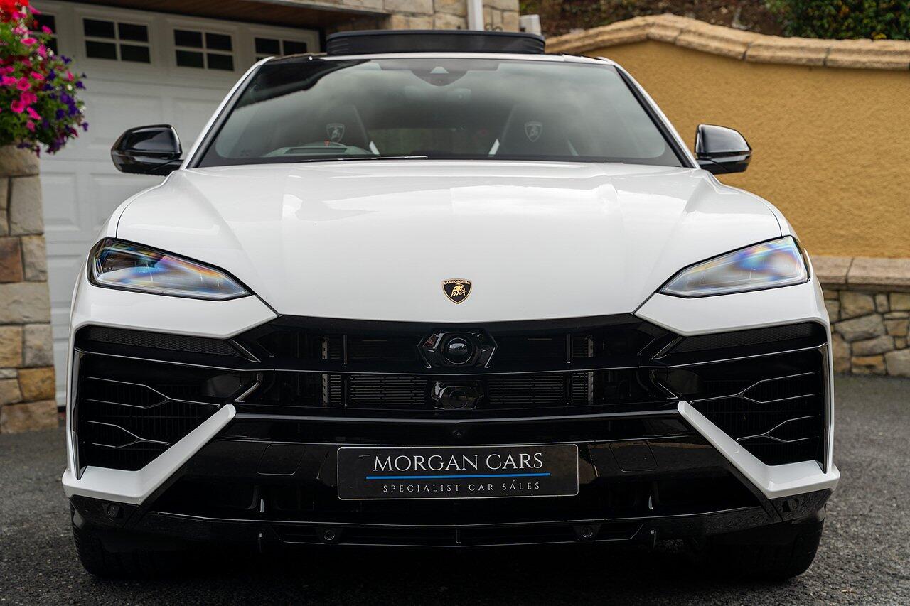 Lamborghini Urus view 36