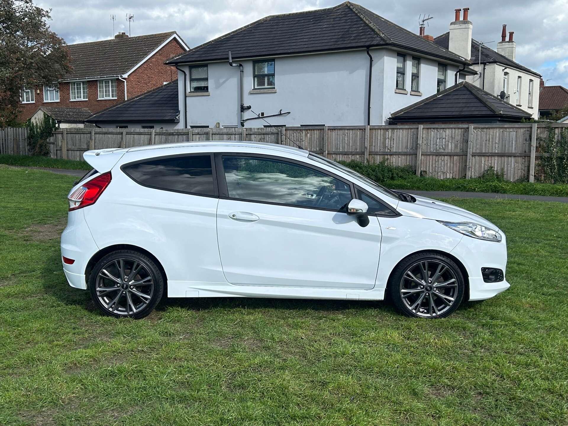 Ford Fiesta view 3