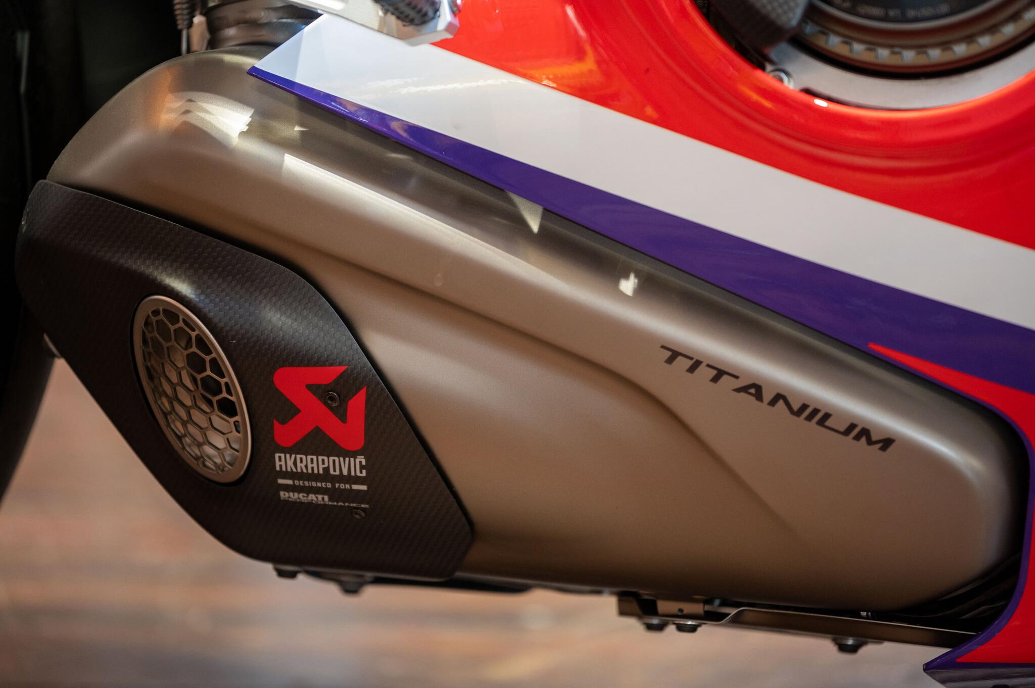 Ducati Panigale V4 view 7