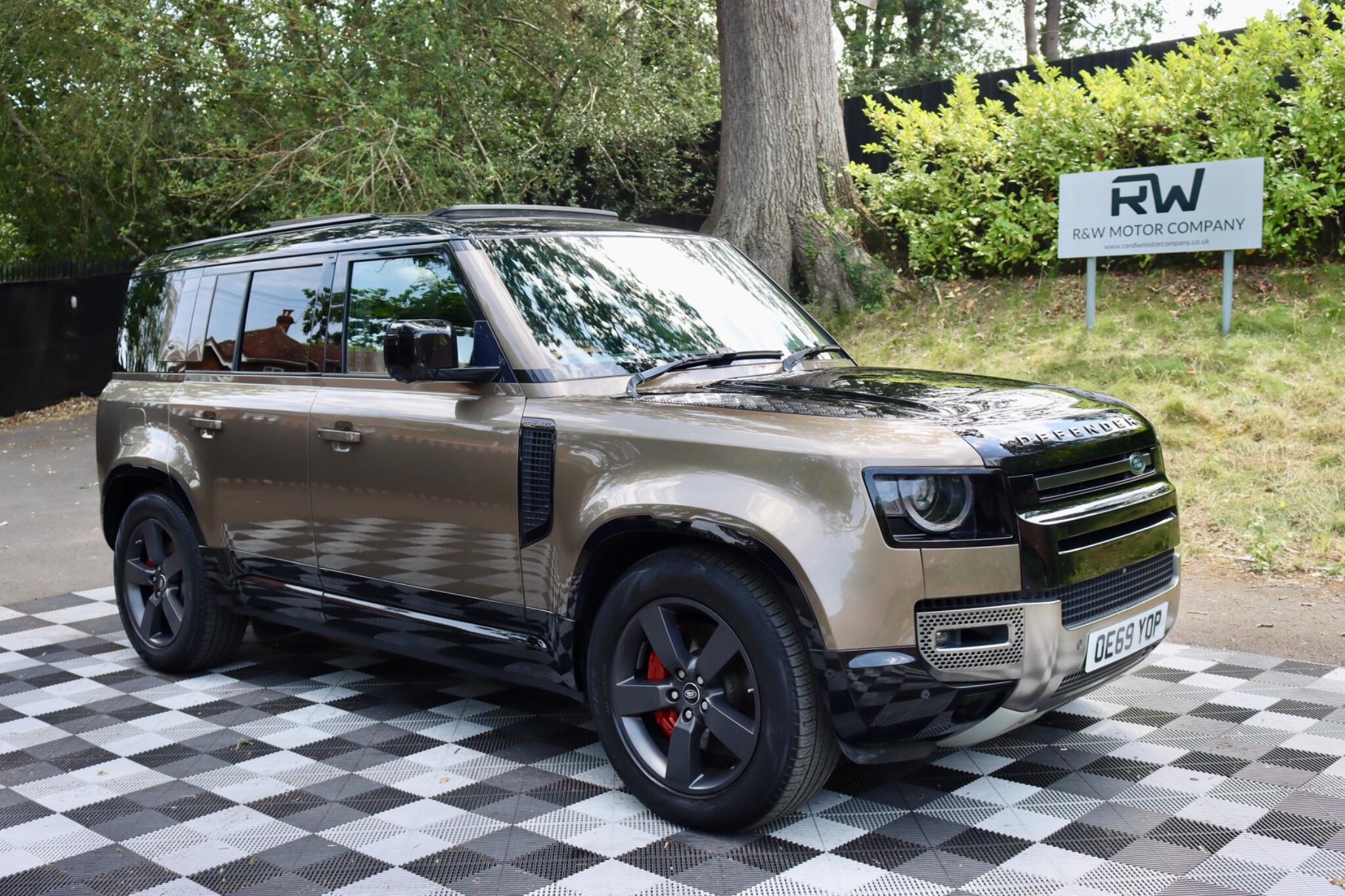 Land Rover Defender view 18