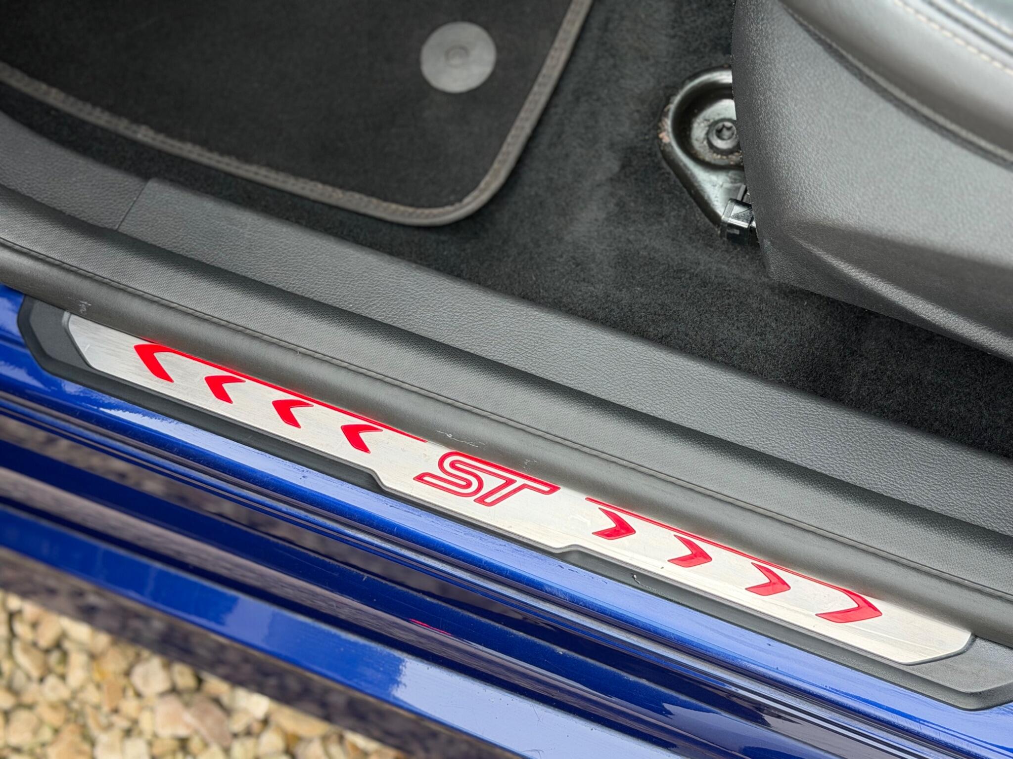 Ford Focus view 38
