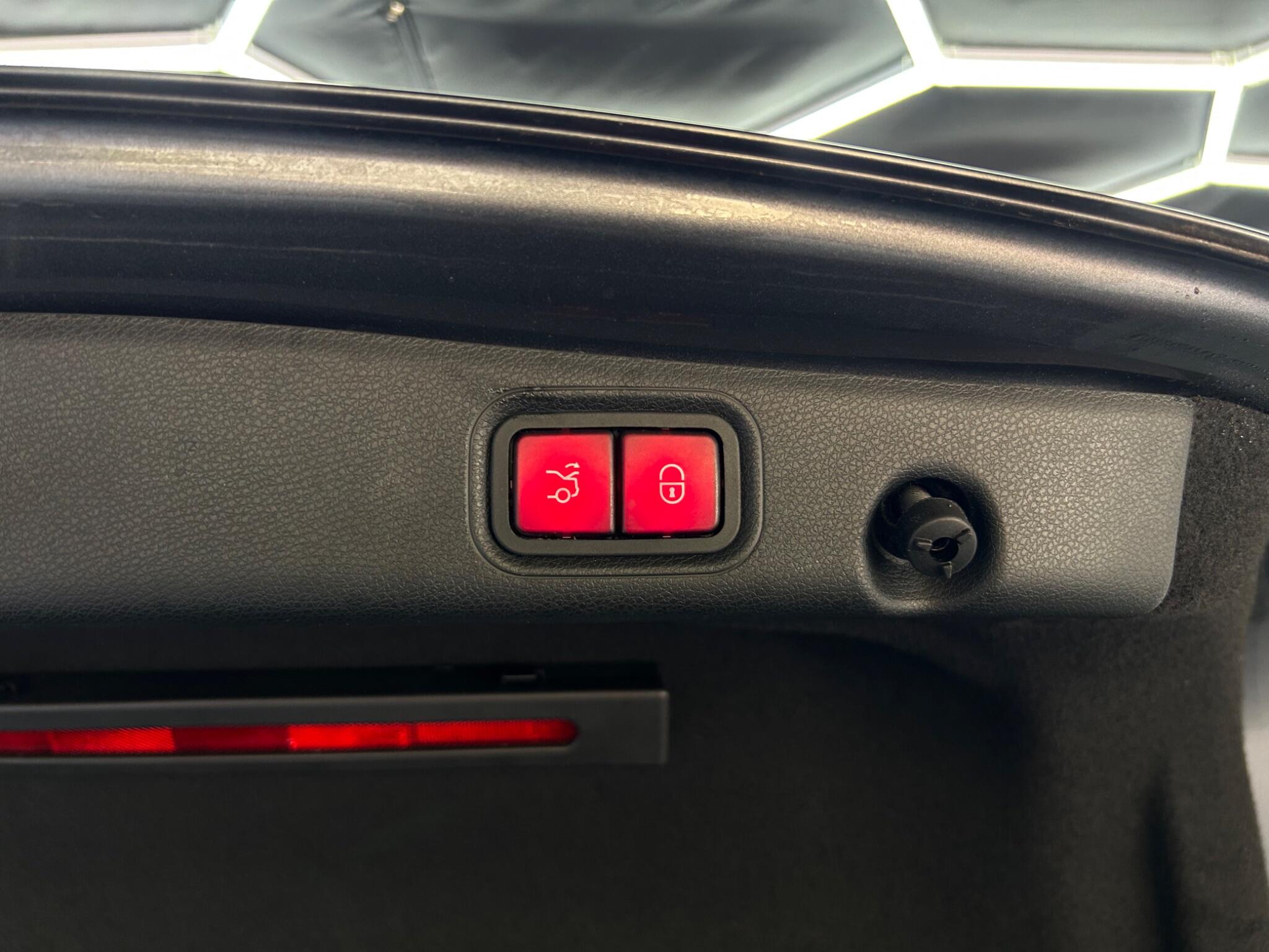 Mercedes-Benz E Class view 54