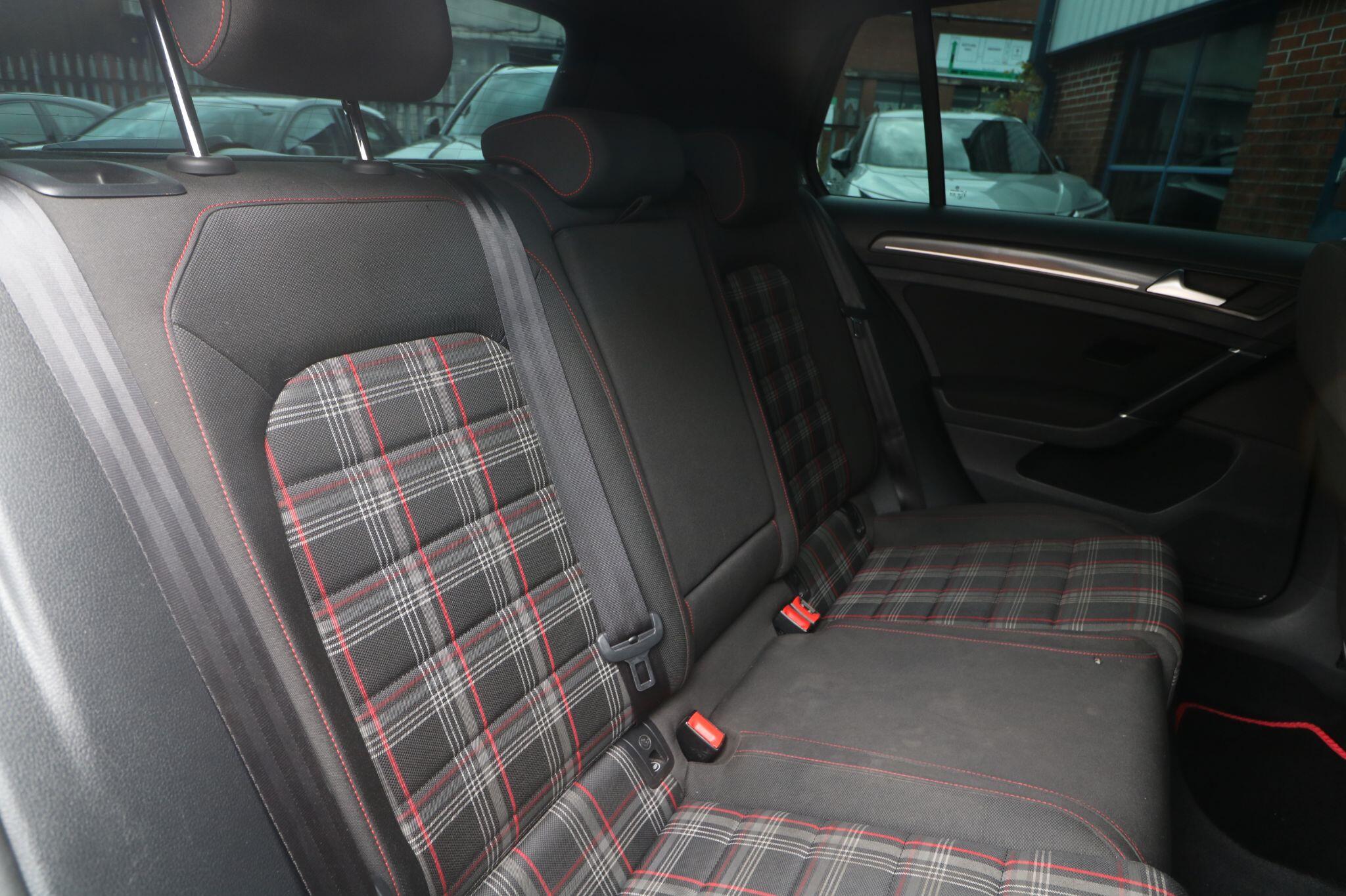 Volkswagen Golf view 16