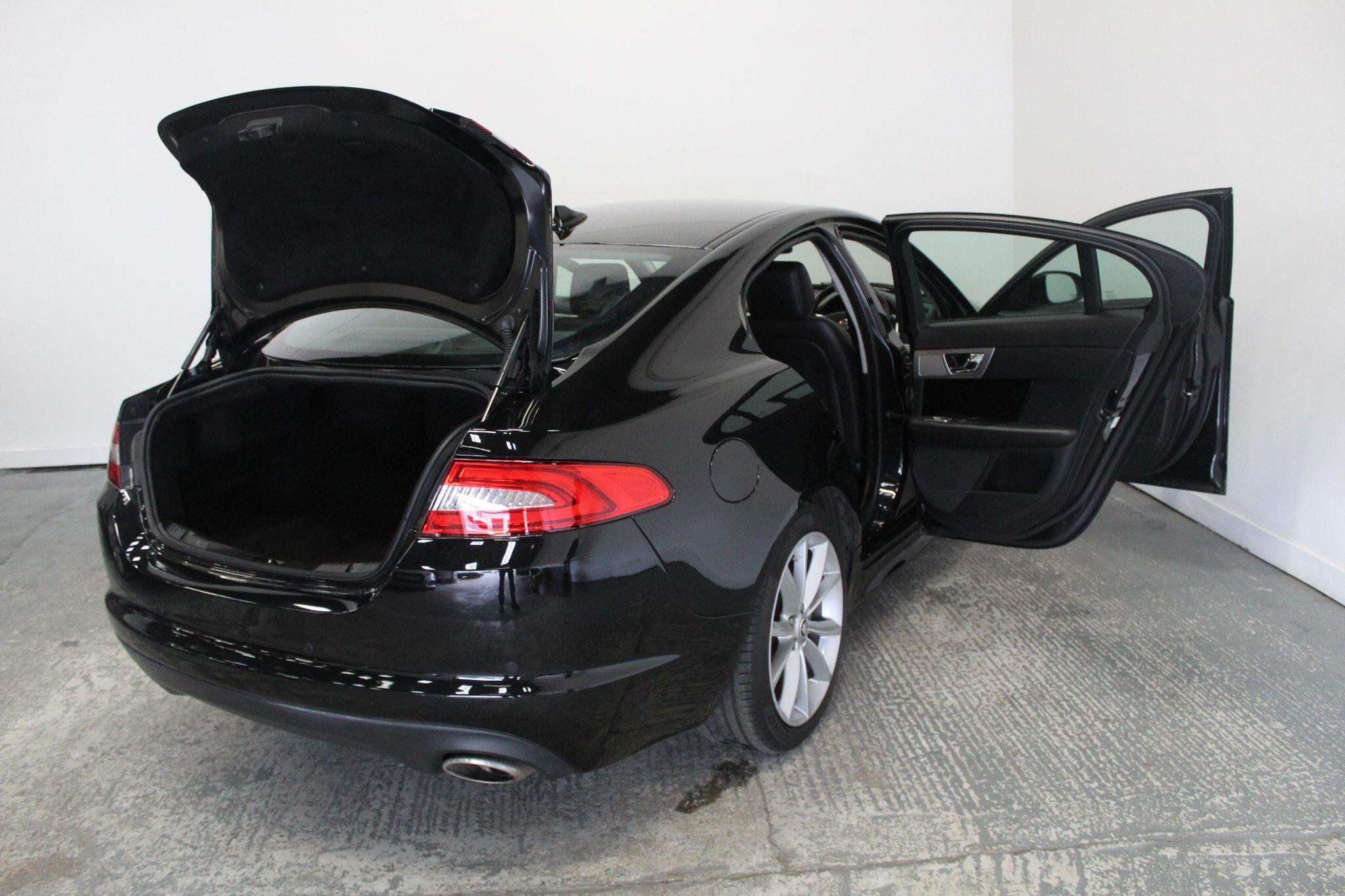 Jaguar XF view 21