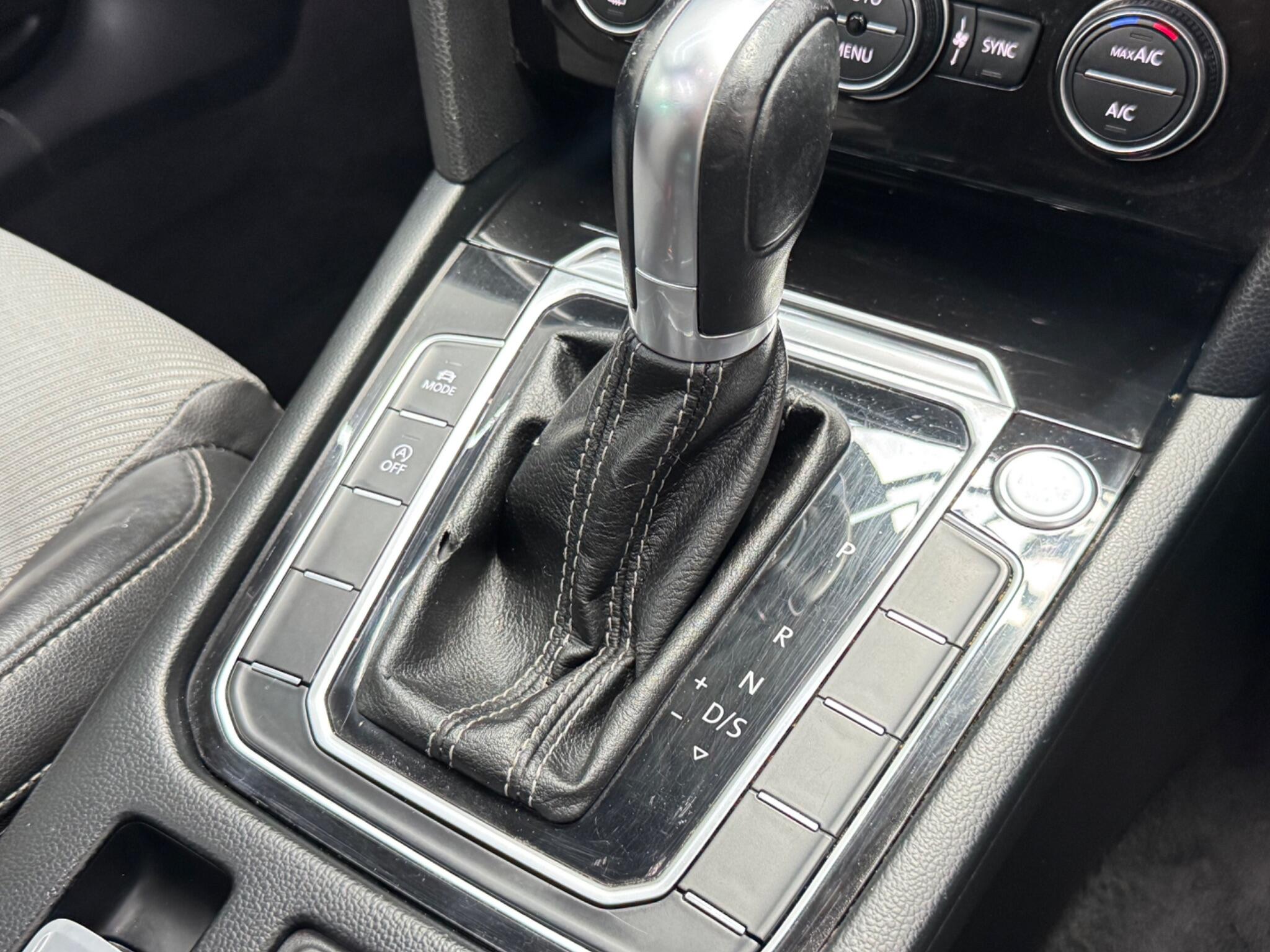 Volkswagen Passat view 36