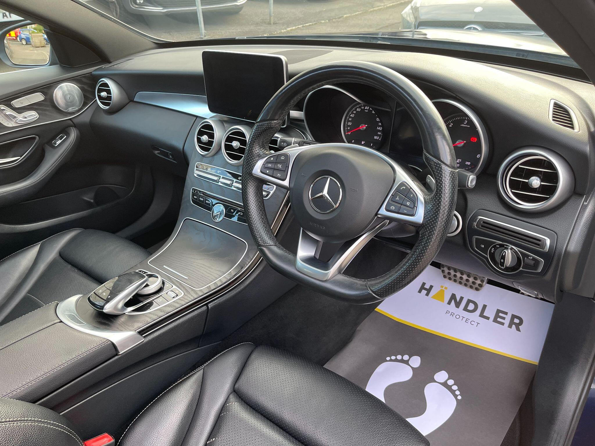 Mercedes-Benz C-Class view 28