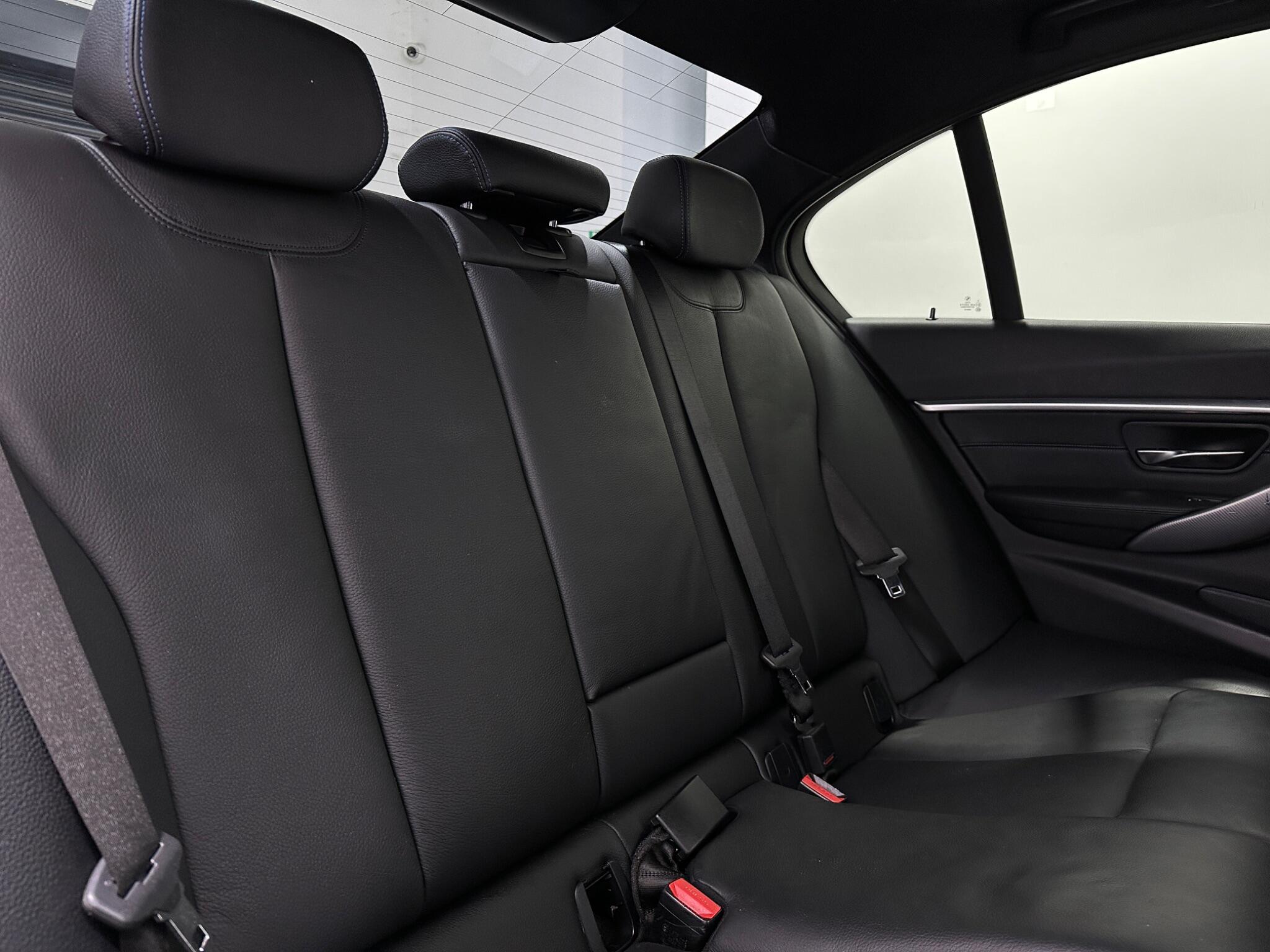BMW 3 Series view 42