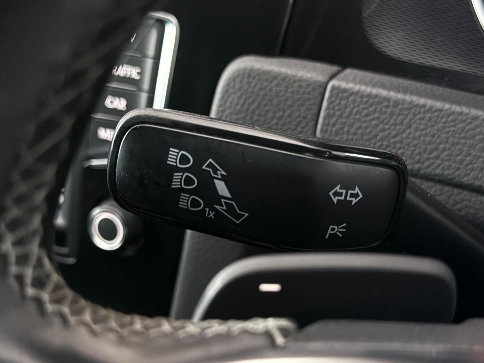 Volkswagen Golf view 14