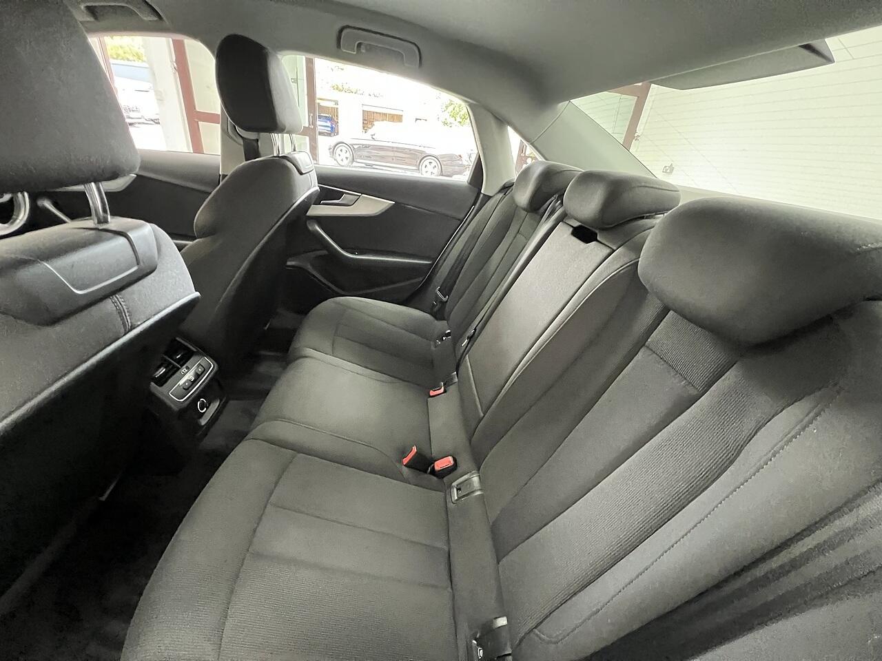 Audi A4 view 17